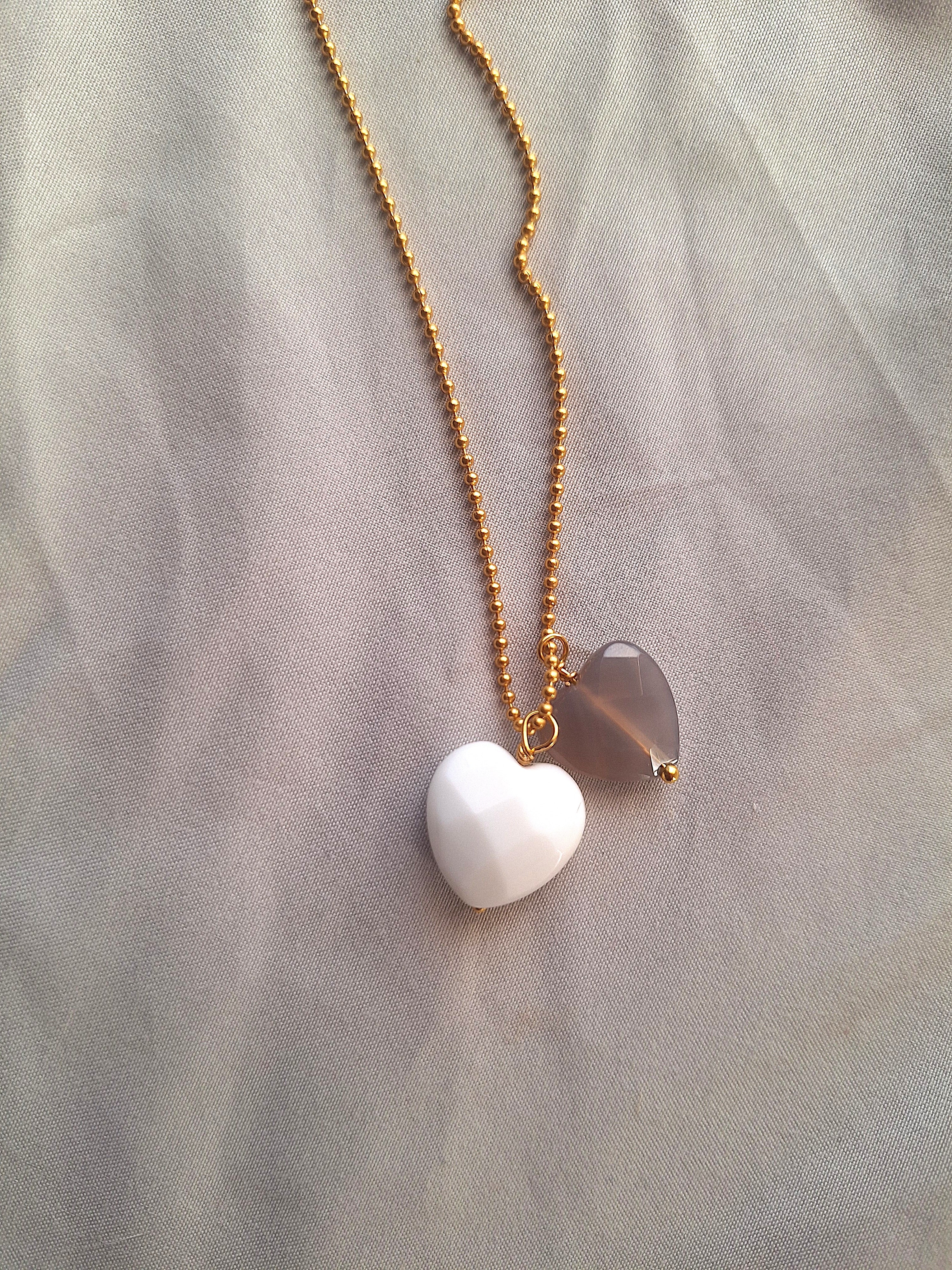 Collana a pallini - cuoricino agata bianca e agata grigia