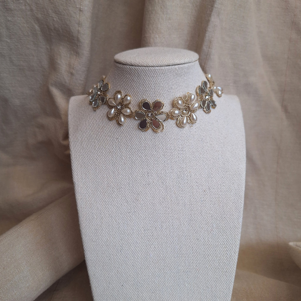 Collana Margherite - oro chiaro e perline