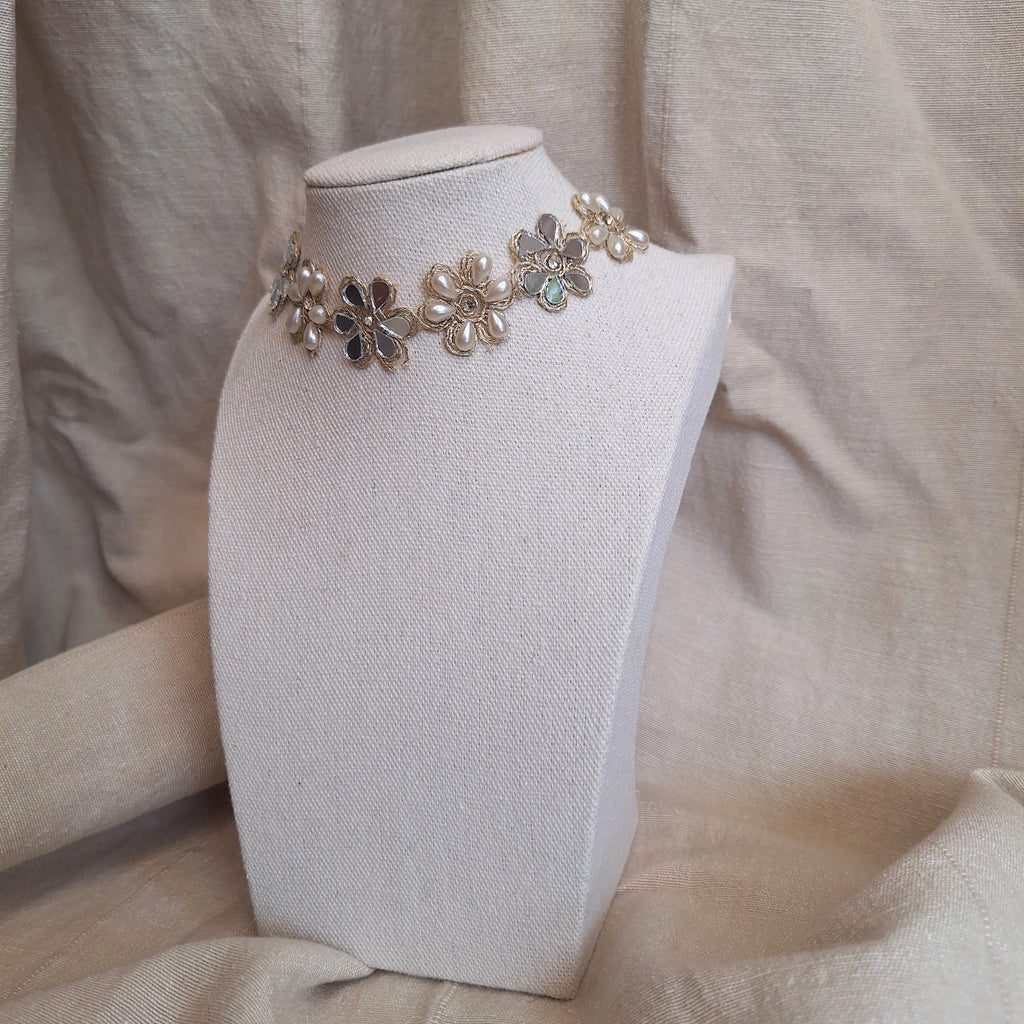 Collana Margherite - oro chiaro e perline