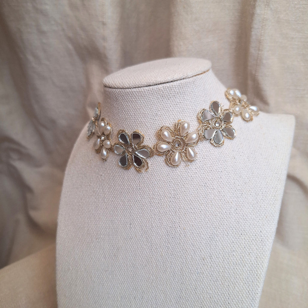 Collana Margherite - oro chiaro e perline