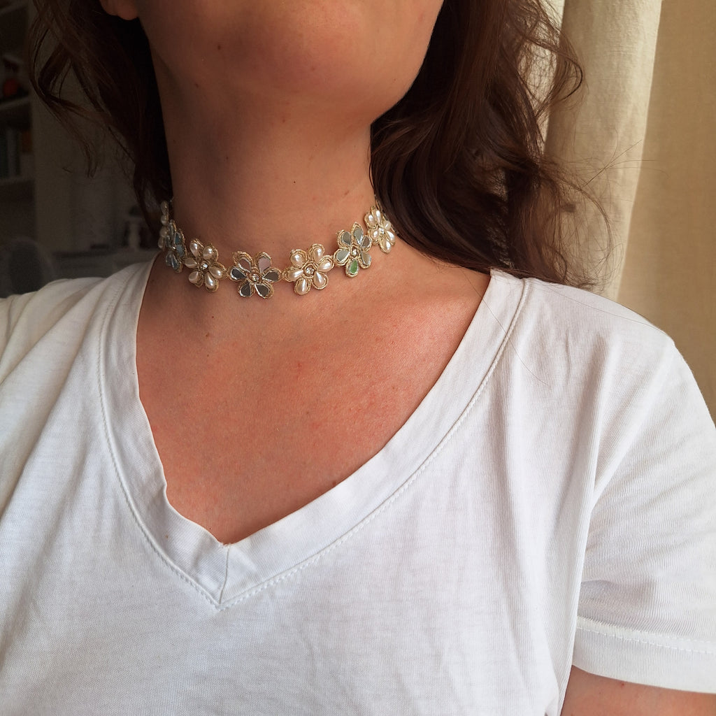 Collana Margherite - oro chiaro e perline
