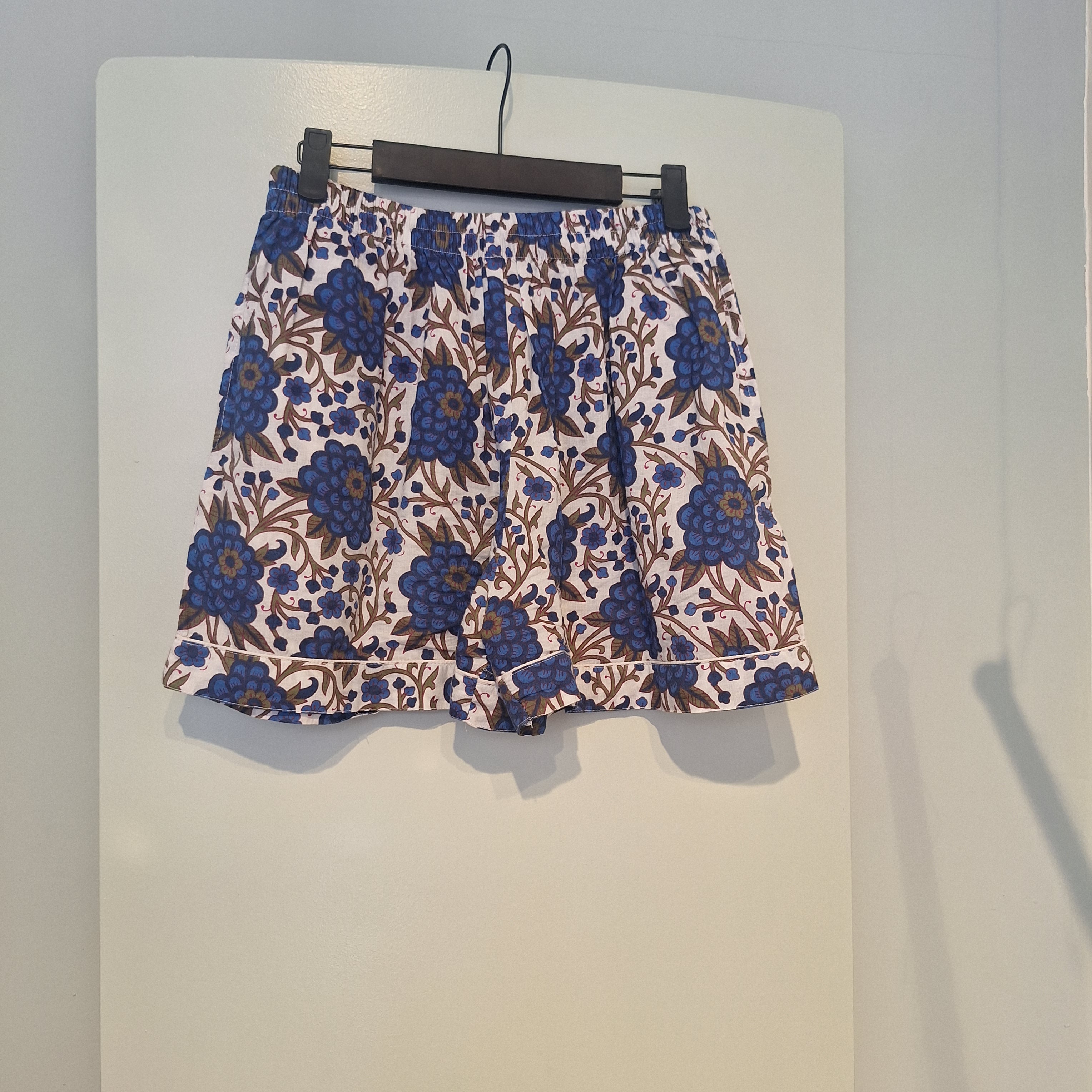 Shorts - Fiori blu