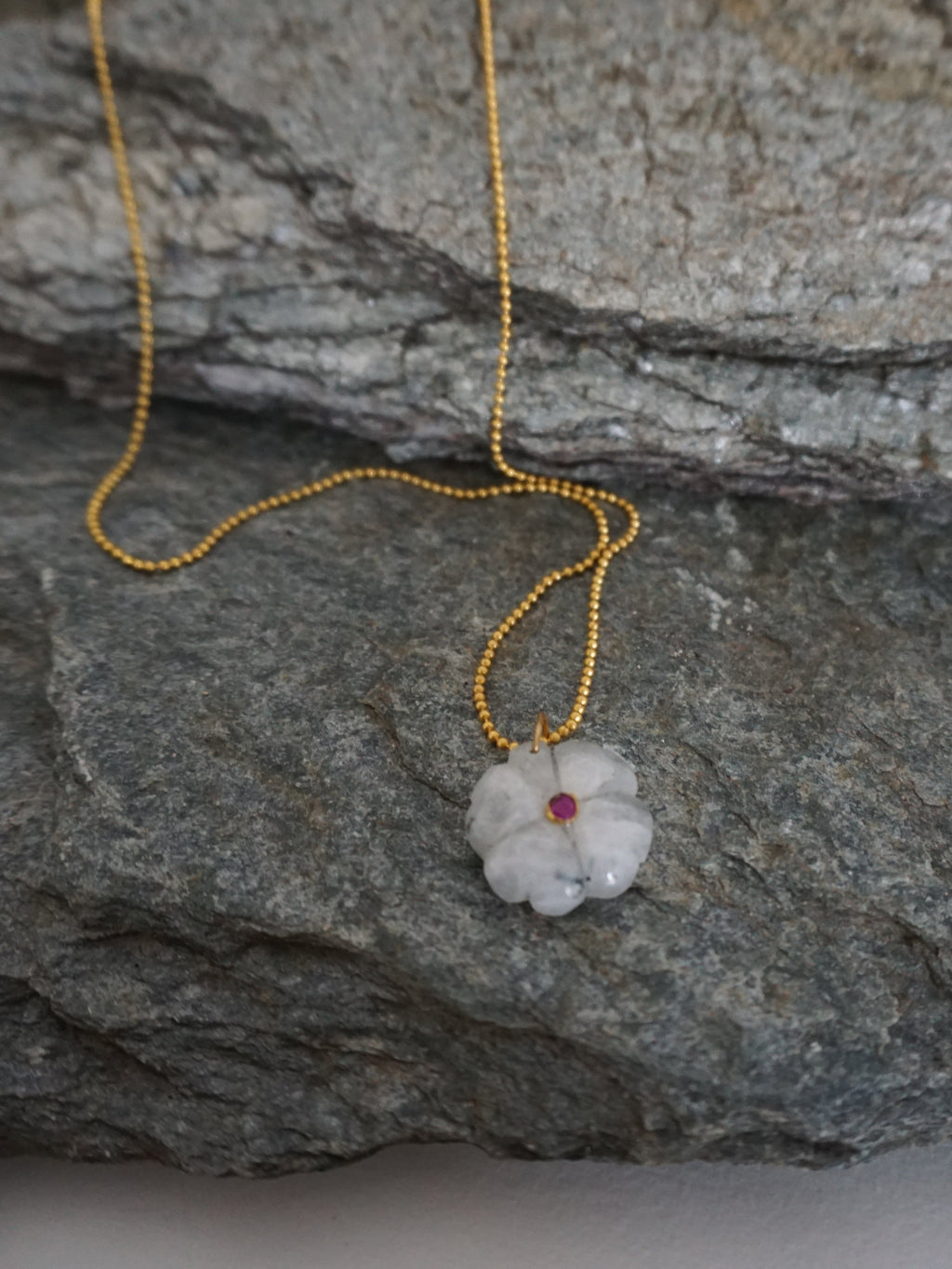 Collana MARRAKECH - ciondolo floreale pietra di luna
