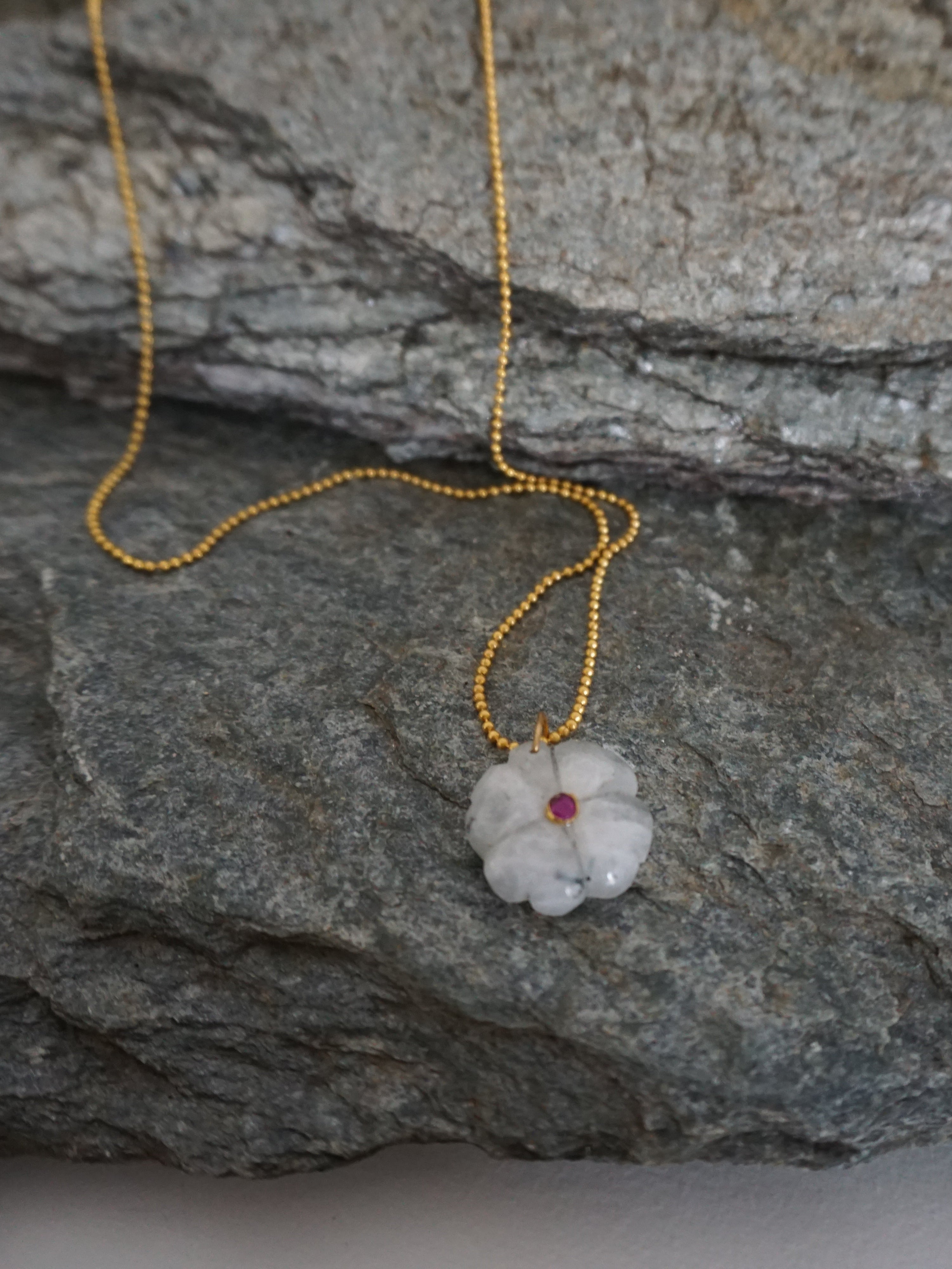 Collana MARRAKECH - ciondolo floreale pietra di luna