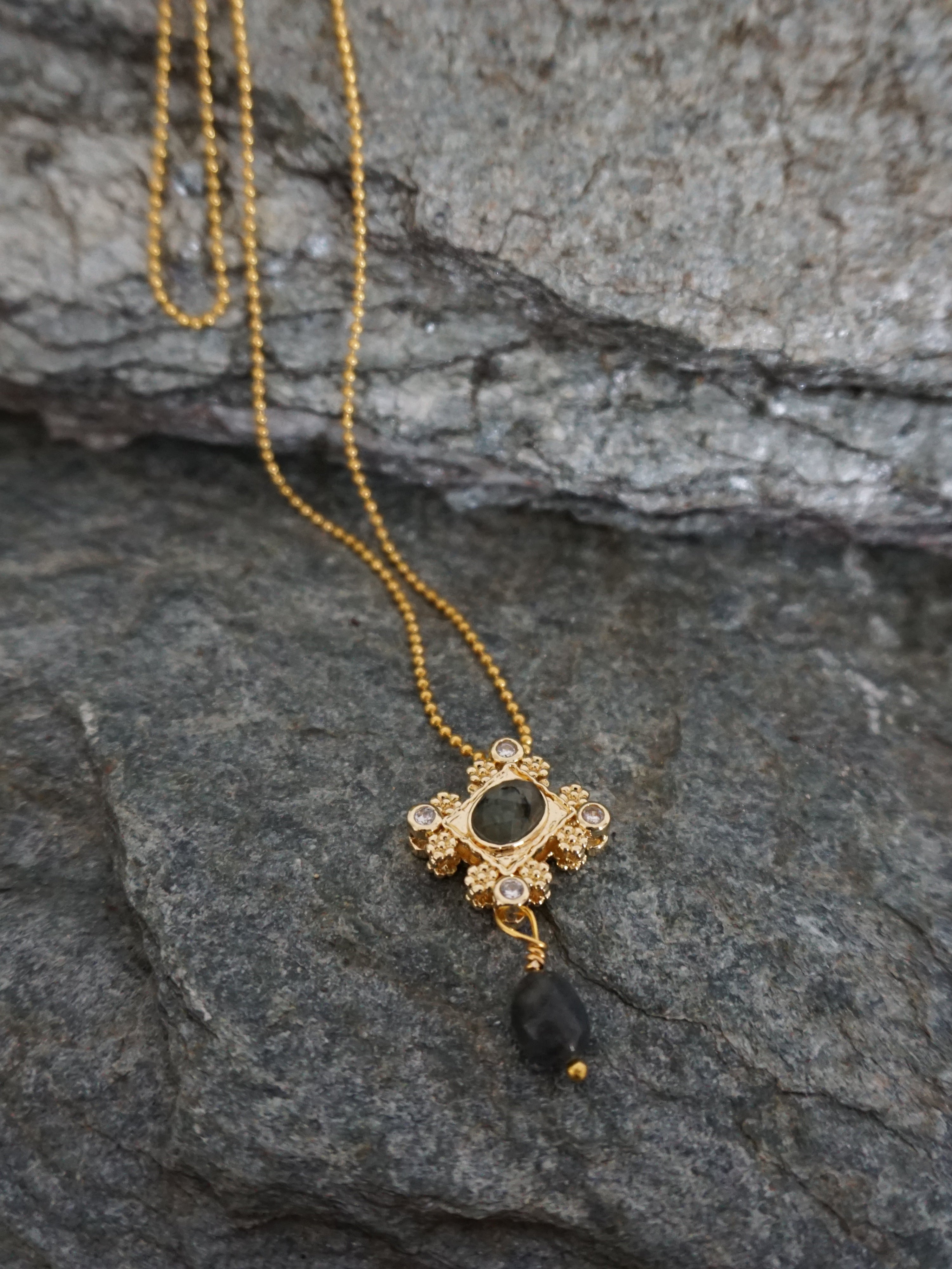 Collana MARRAKECH - ciondolo geometrico labradorite