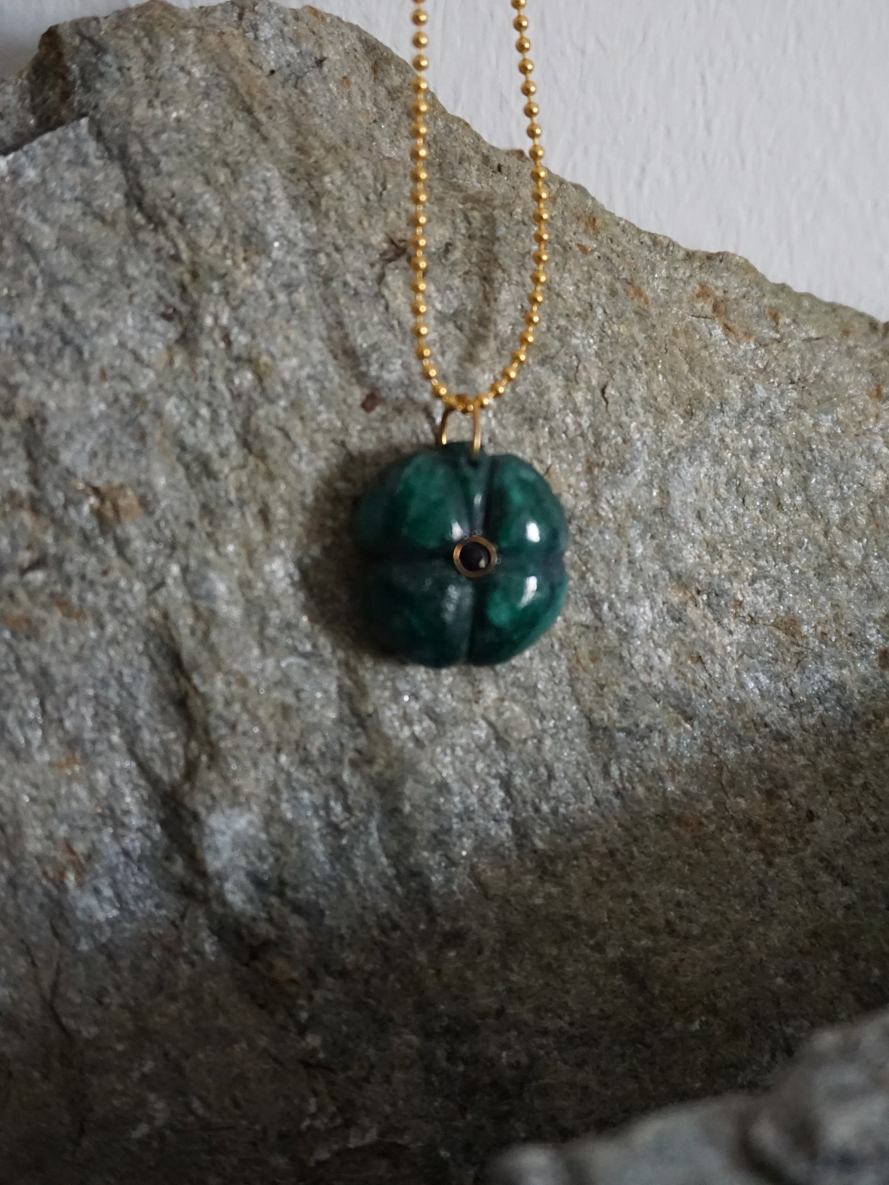 Collana MARRAKECH - ciondolo floreale tormalina verde