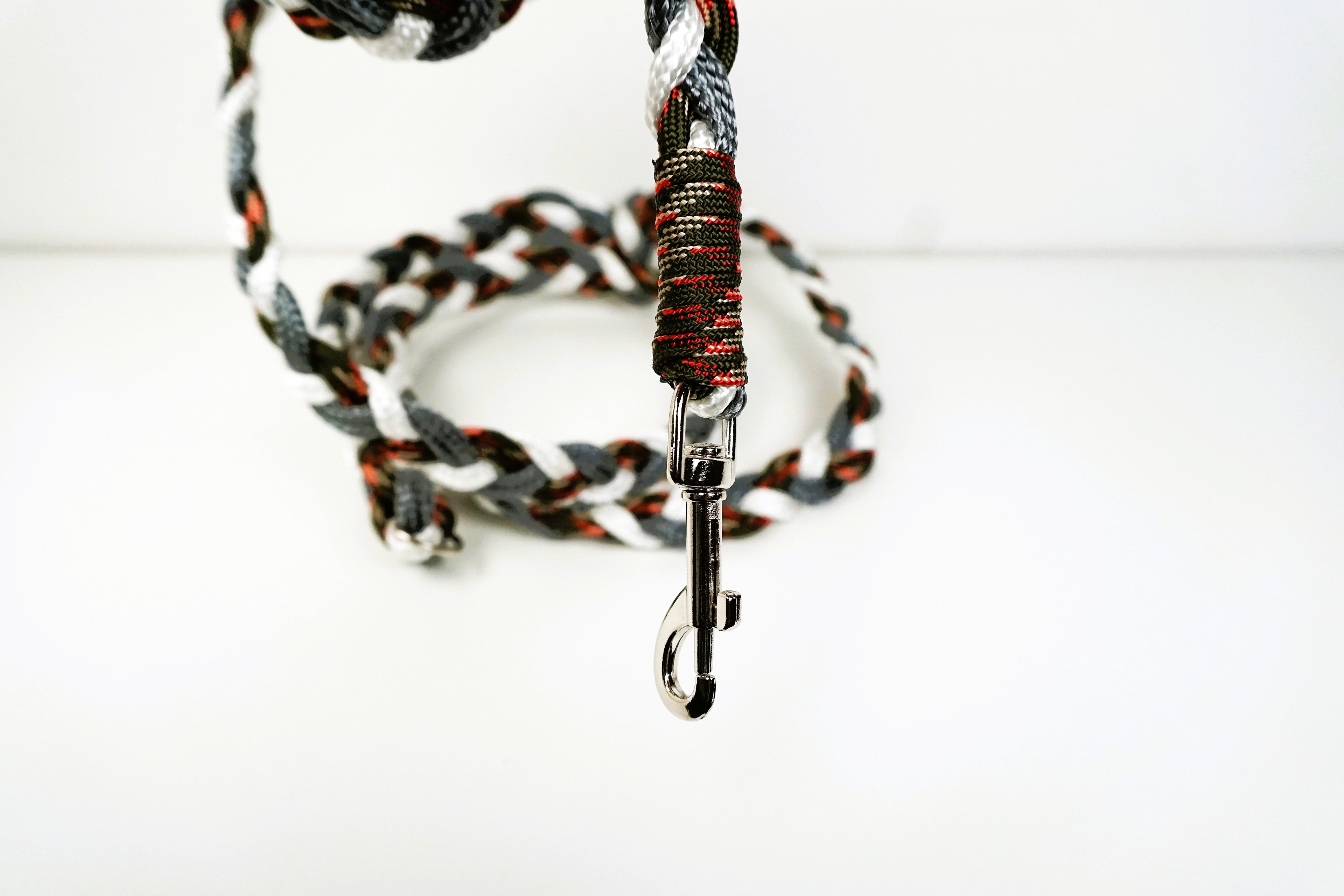 Guinzaglio per amici a 4 zampe taglia medio/piccola - bianco, grigio e verde