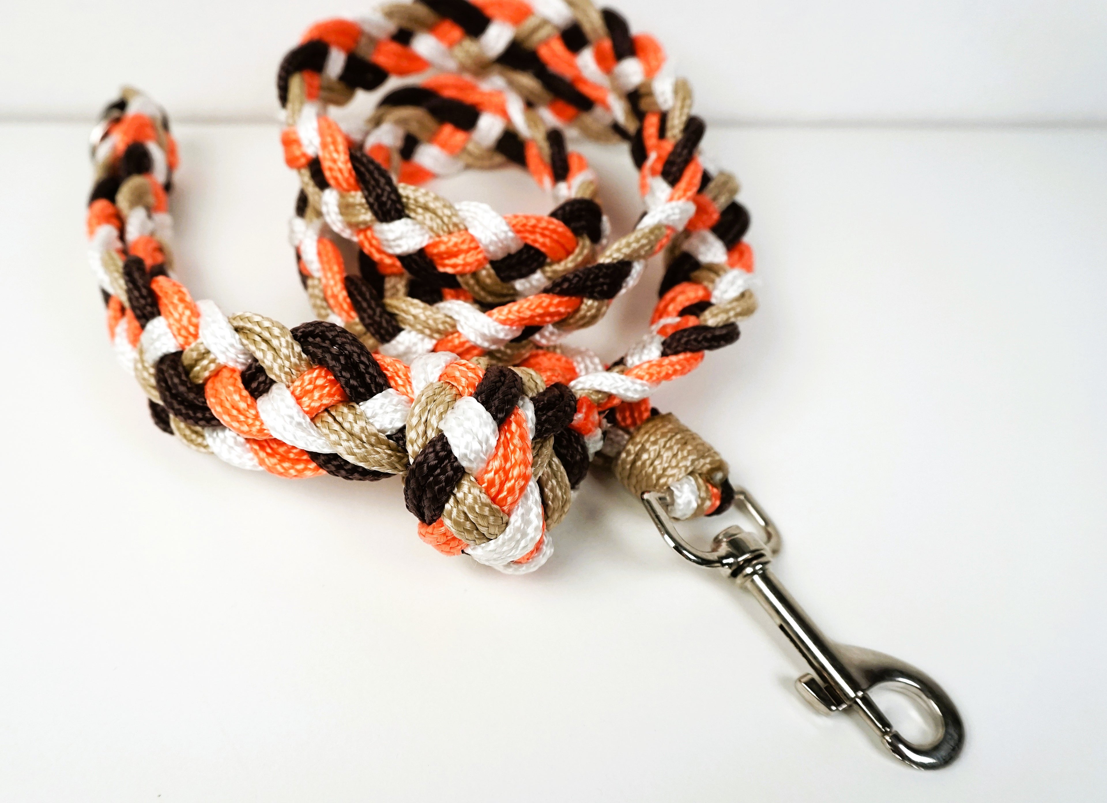 Guinzaglio per amici a 4 zampe taglia medio/grande - bianco, beige, marrone e arancione