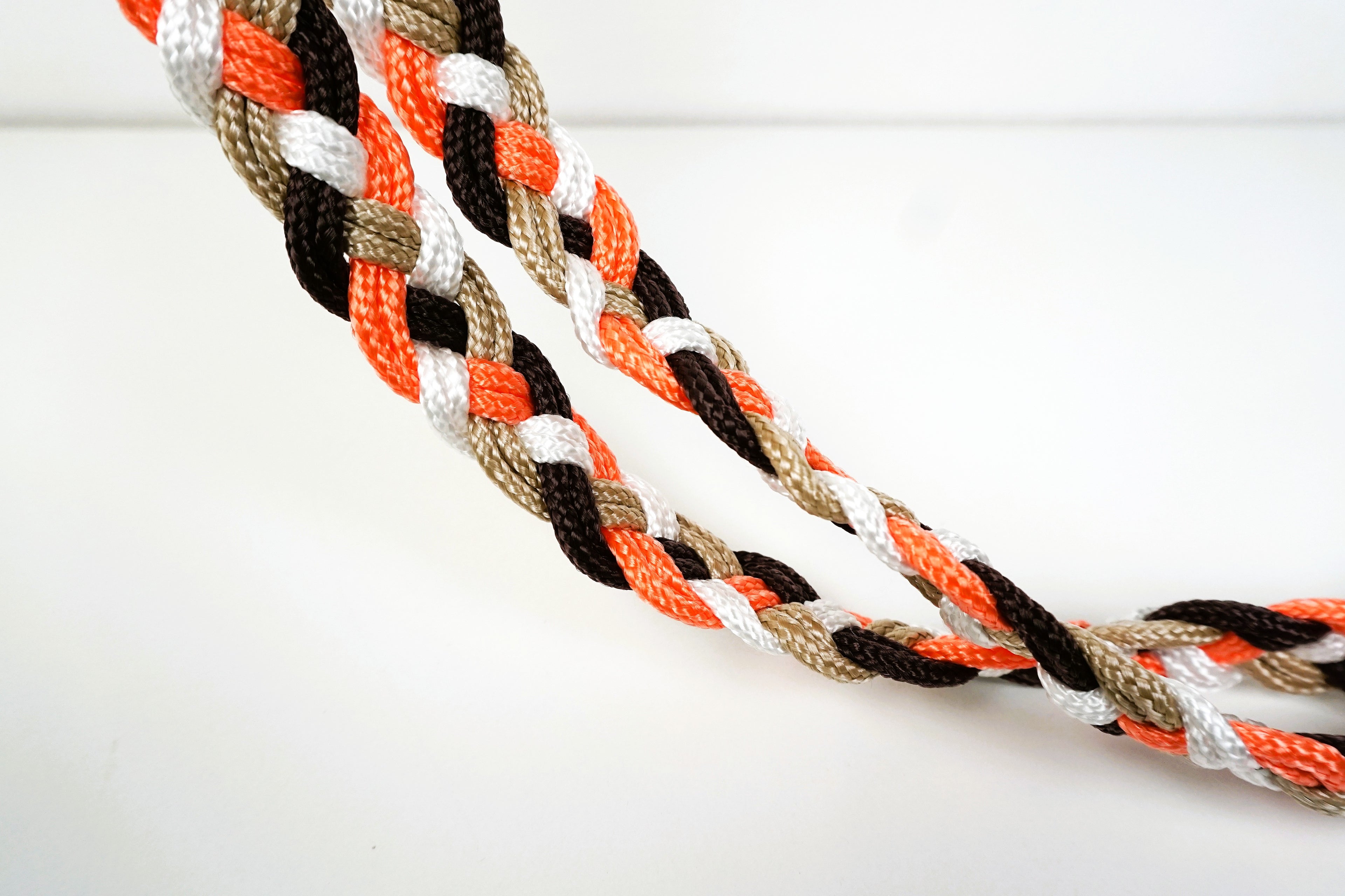 Guinzaglio per amici a 4 zampe taglia medio/grande - bianco, beige, marrone e arancione