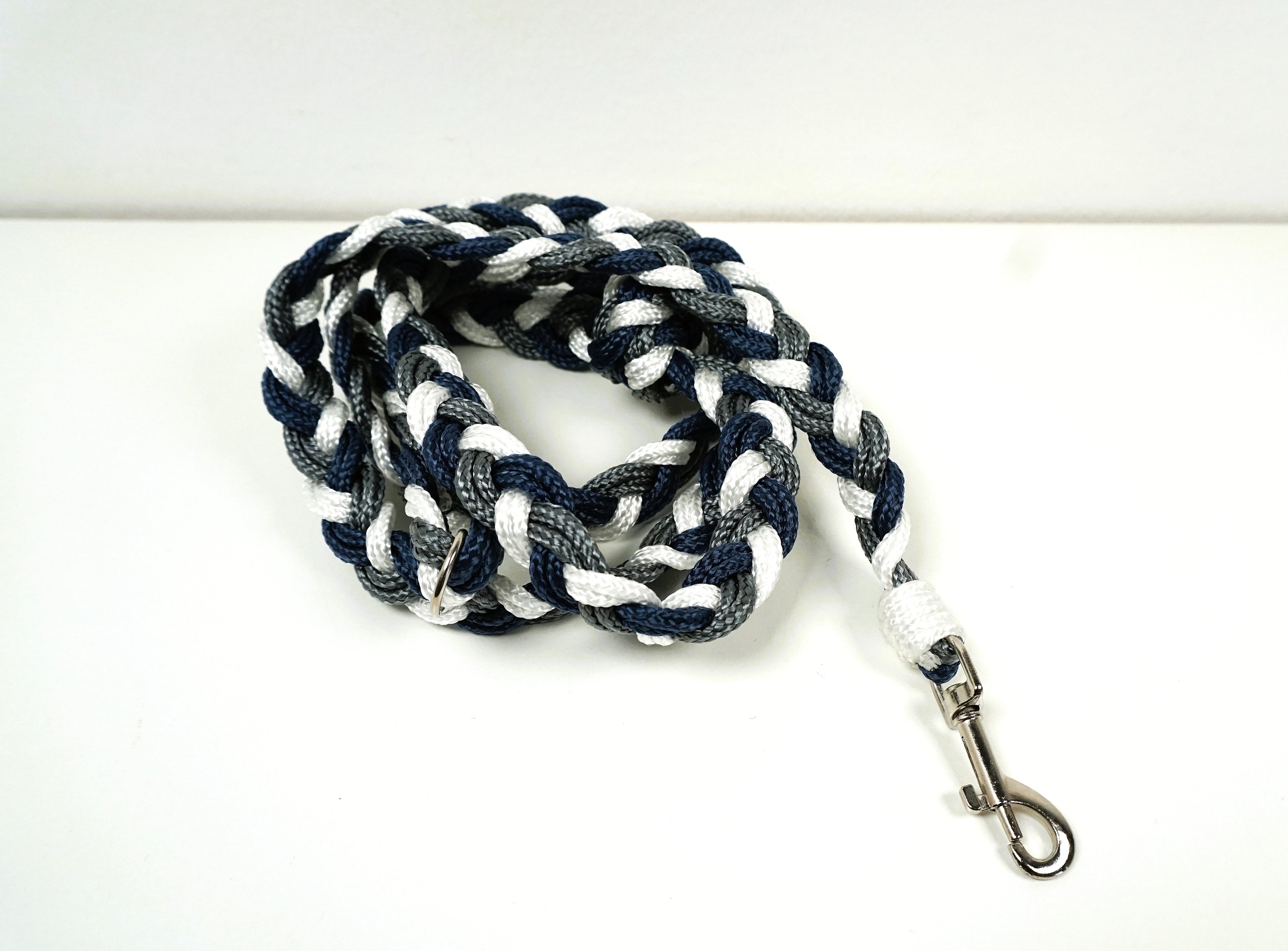 Guinzaglio per amici a 4 zampe taglia medio/piccola - grigio, bianco e blu