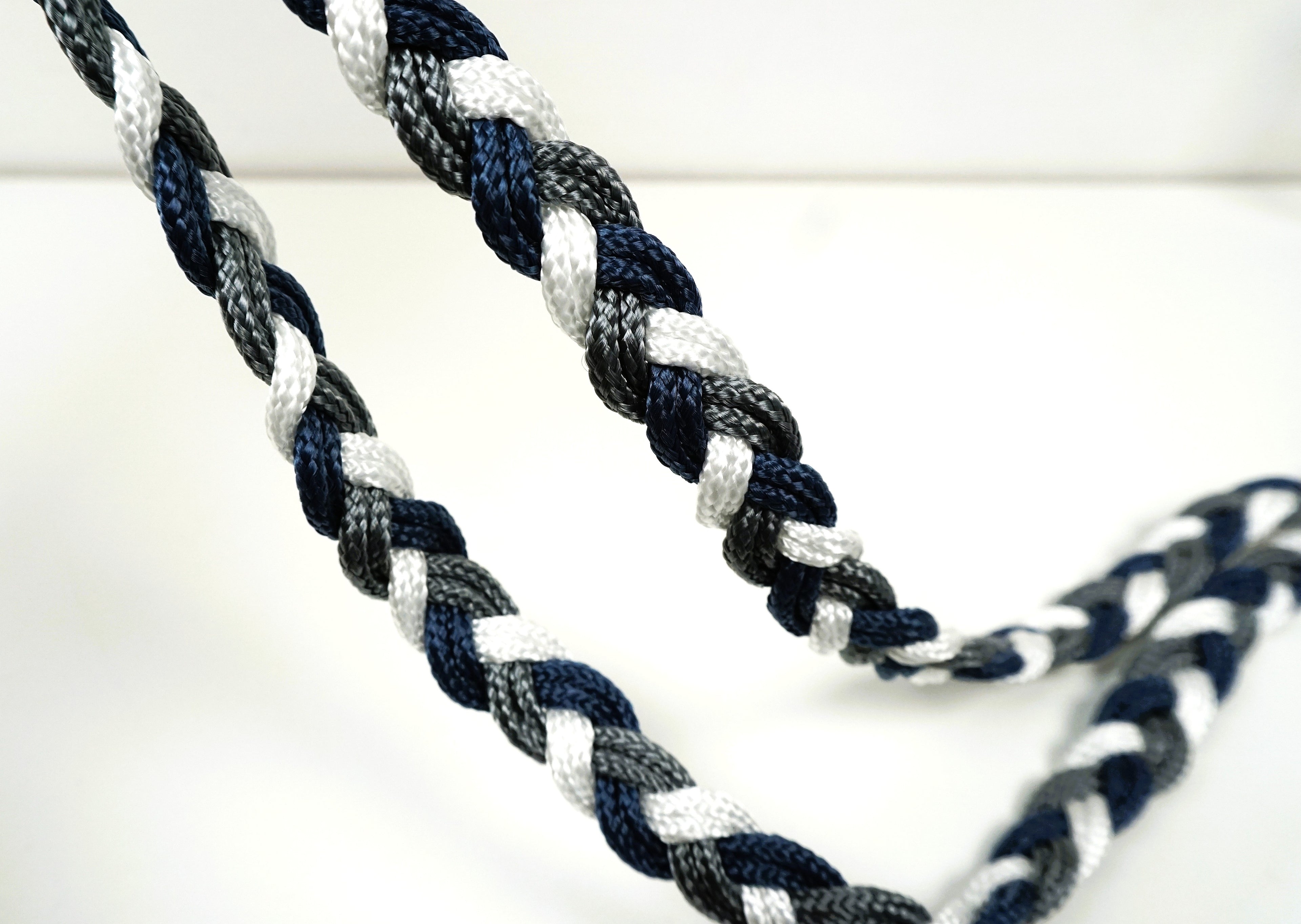 Guinzaglio per amici a 4 zampe taglia medio/piccola - grigio, bianco e blu