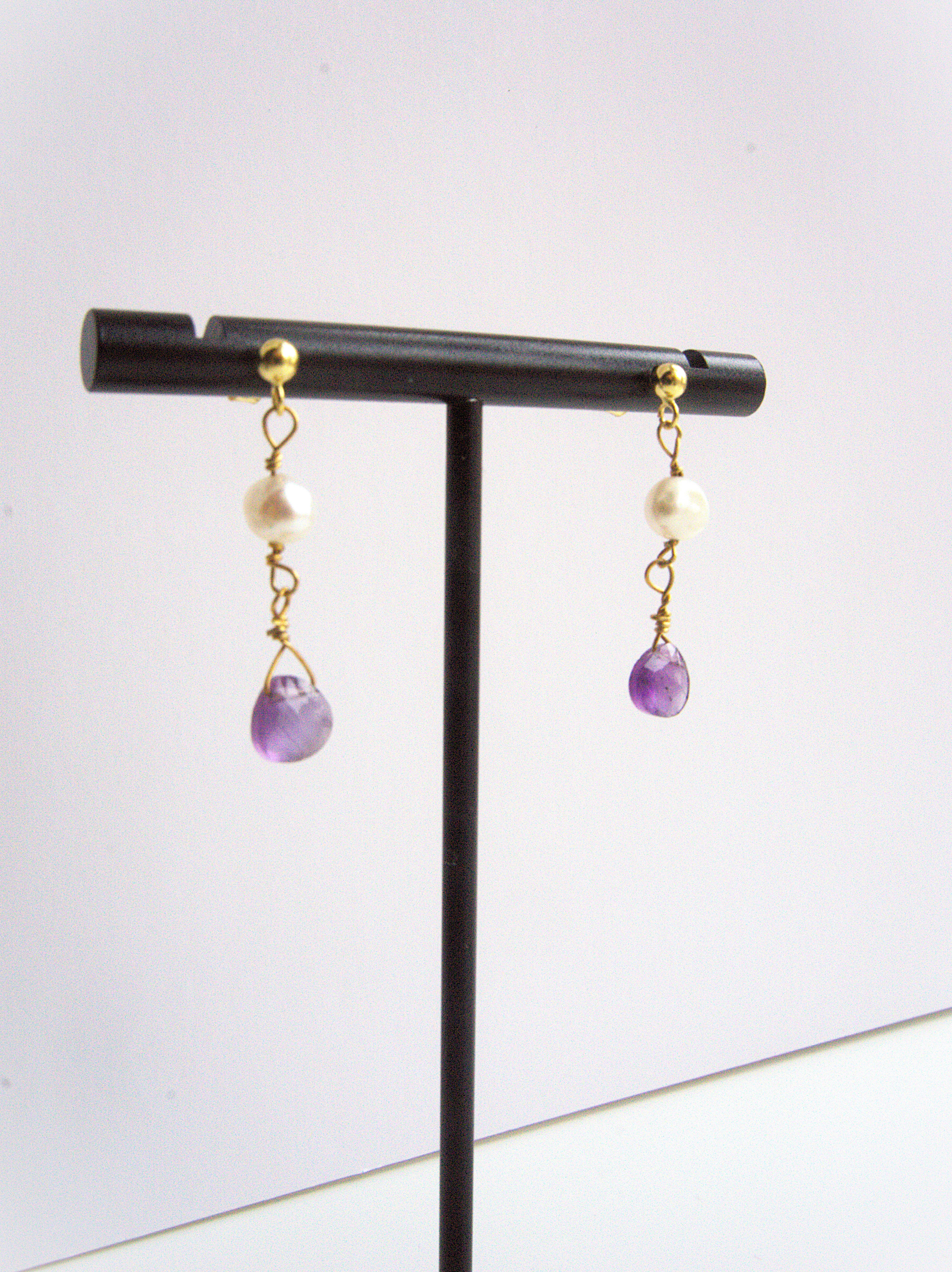 Orecchini pendenti con perle e pietre a goccia - ametista scura