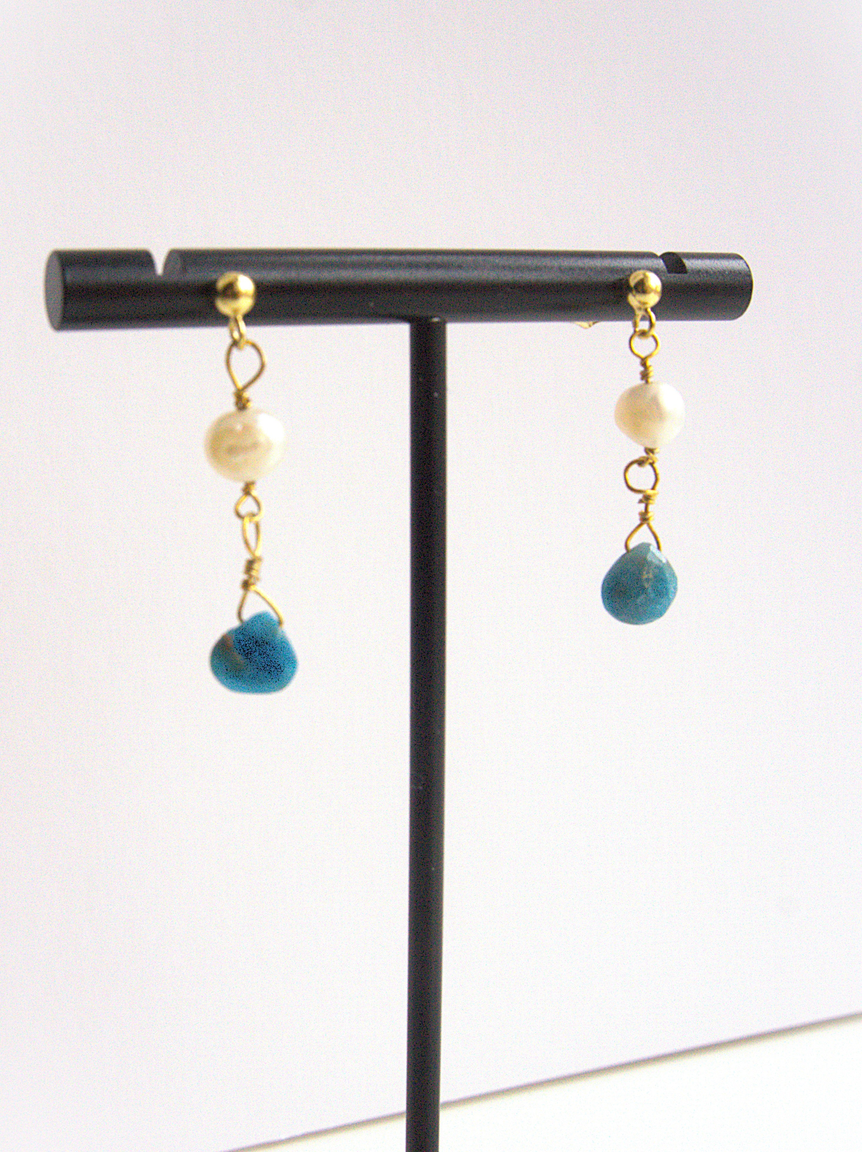 Orecchini pendenti con perle e pietre a goccia - lapislazzuli chiaro