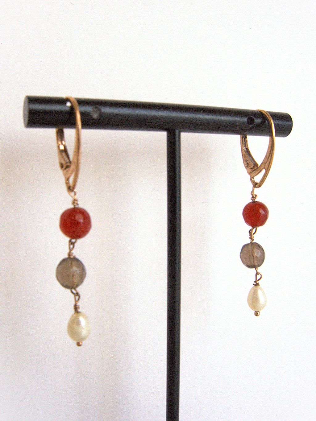 Orecchini rosario - granato, quarzo fumè e perla di fiume