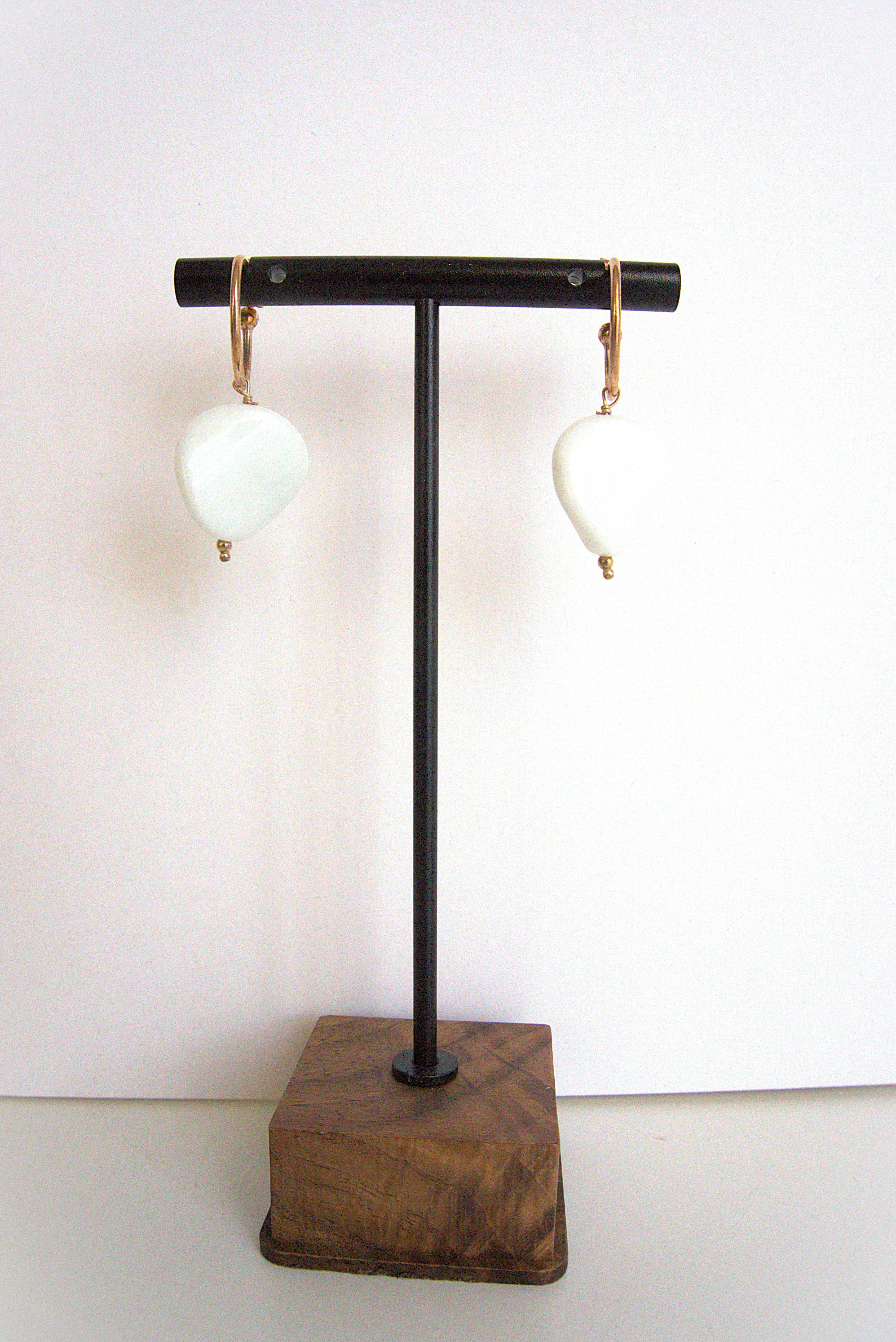 Orecchini cerchietto una pietra - agata bianca