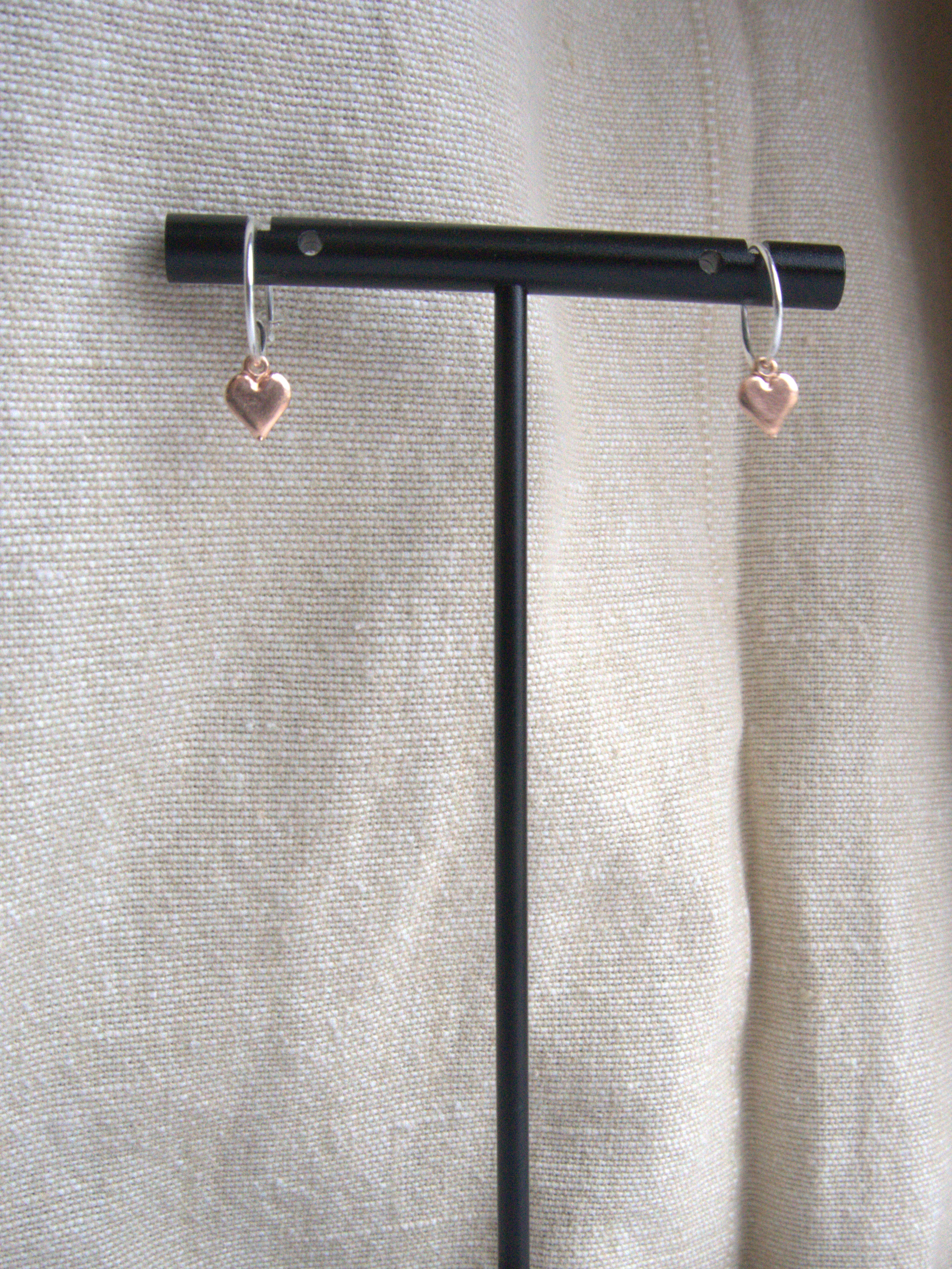 Orecchini cerchio micro con mini cuore - bicolore