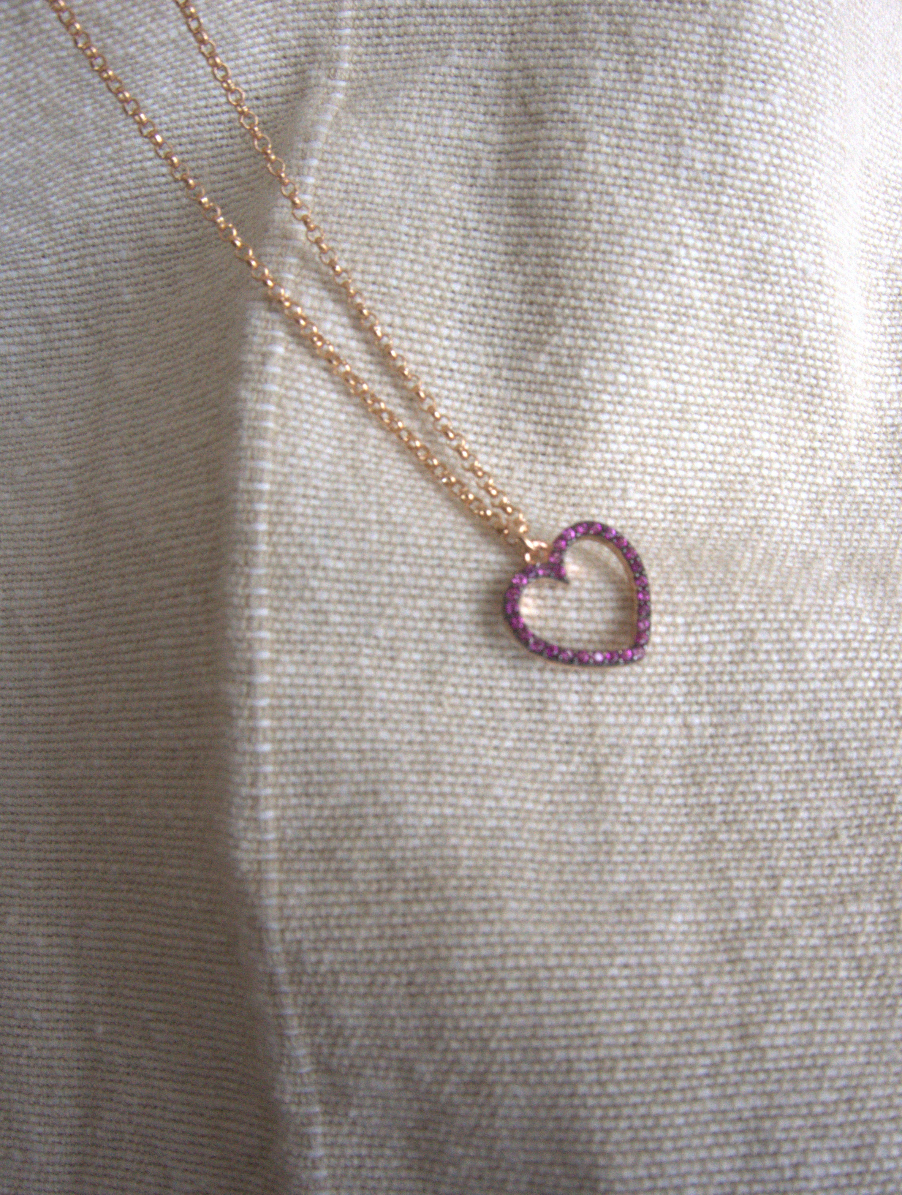 Collana con cuore medio e zirconi rossi - oro rosa