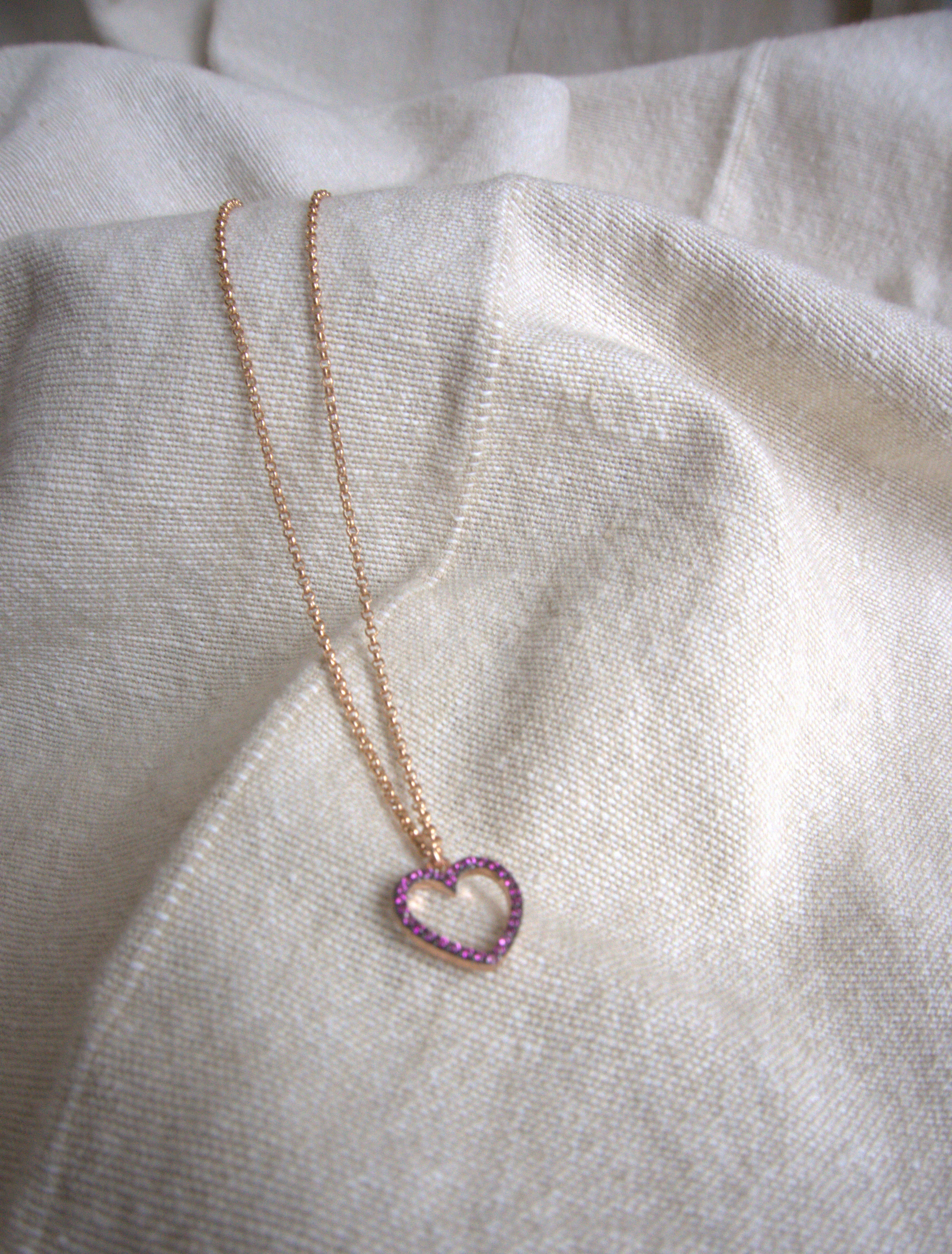 Collana con cuore medio e zirconi rossi - oro rosa