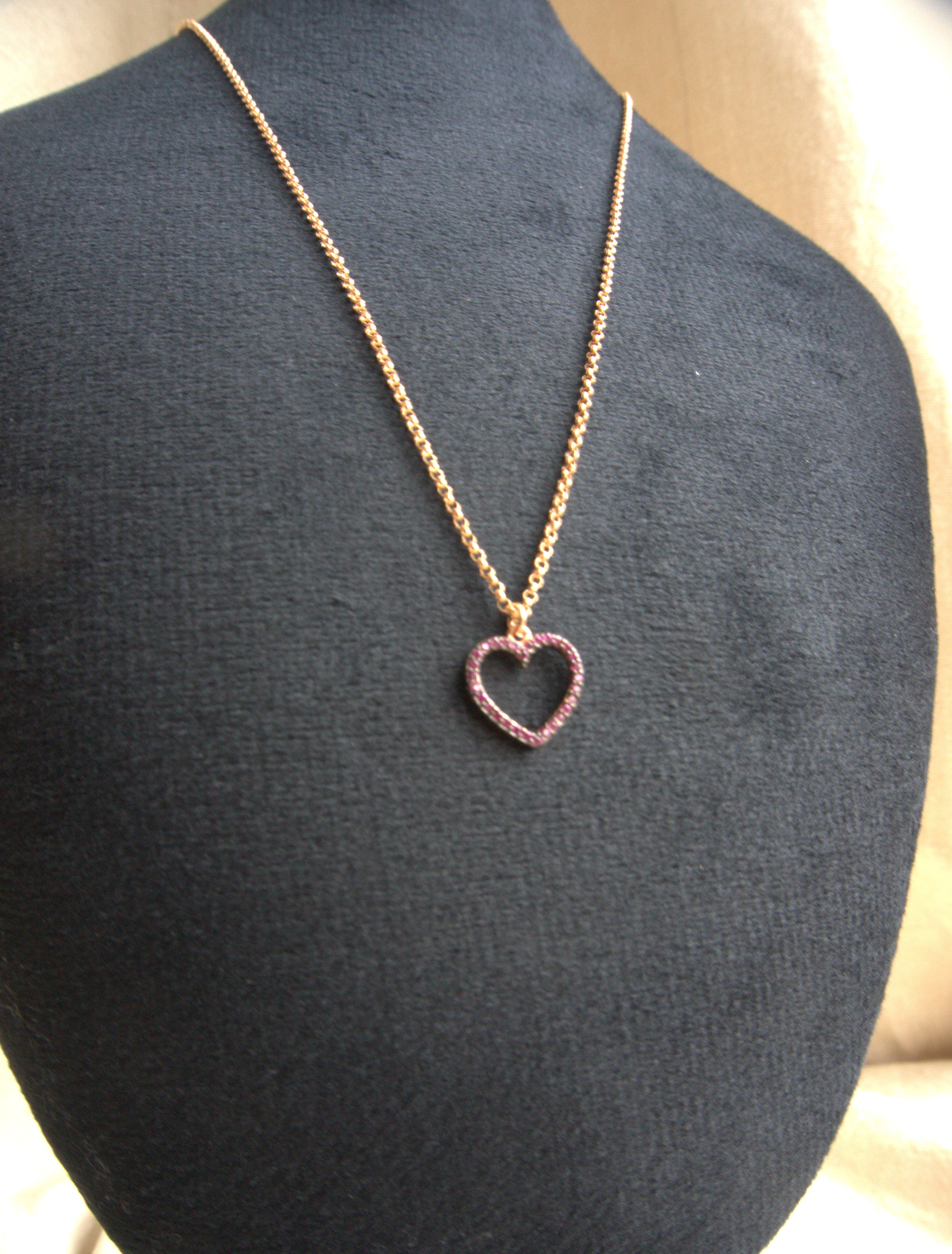 Collana con cuore medio e zirconi rossi - oro rosa