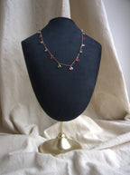 Collana girocollo Ciondolini con cuori di zirconi multicolor rosa, rossi e verdi - oro rosa