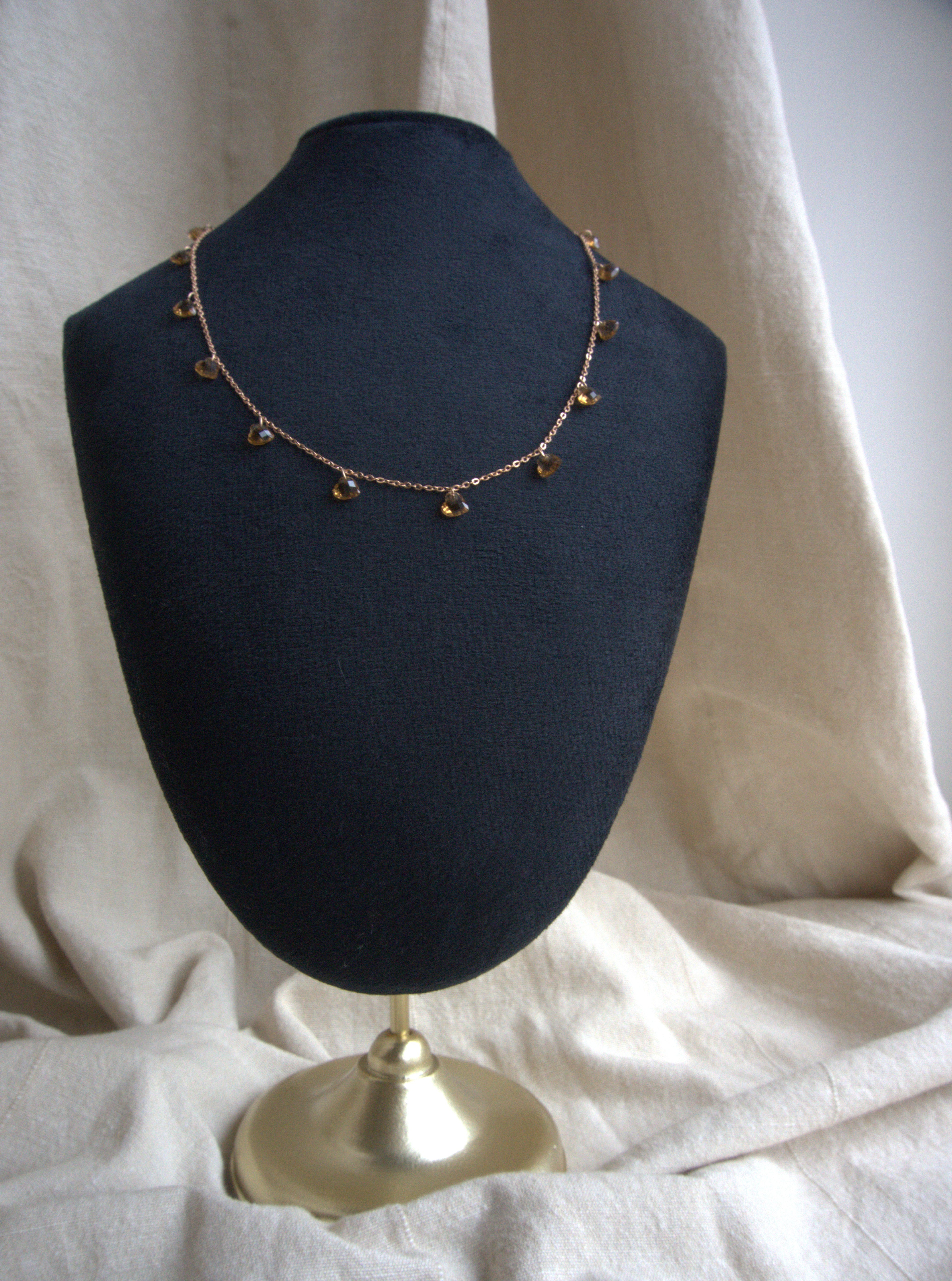 Collana girocollo Ciondolini con cuori di zirconi marroni - oro rosa