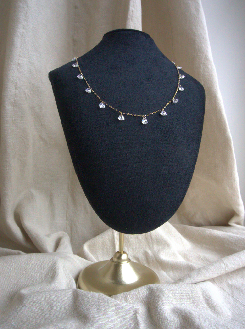 Collana girocollo Ciondolini con cuori di zirconi trasparenti - oro giallo