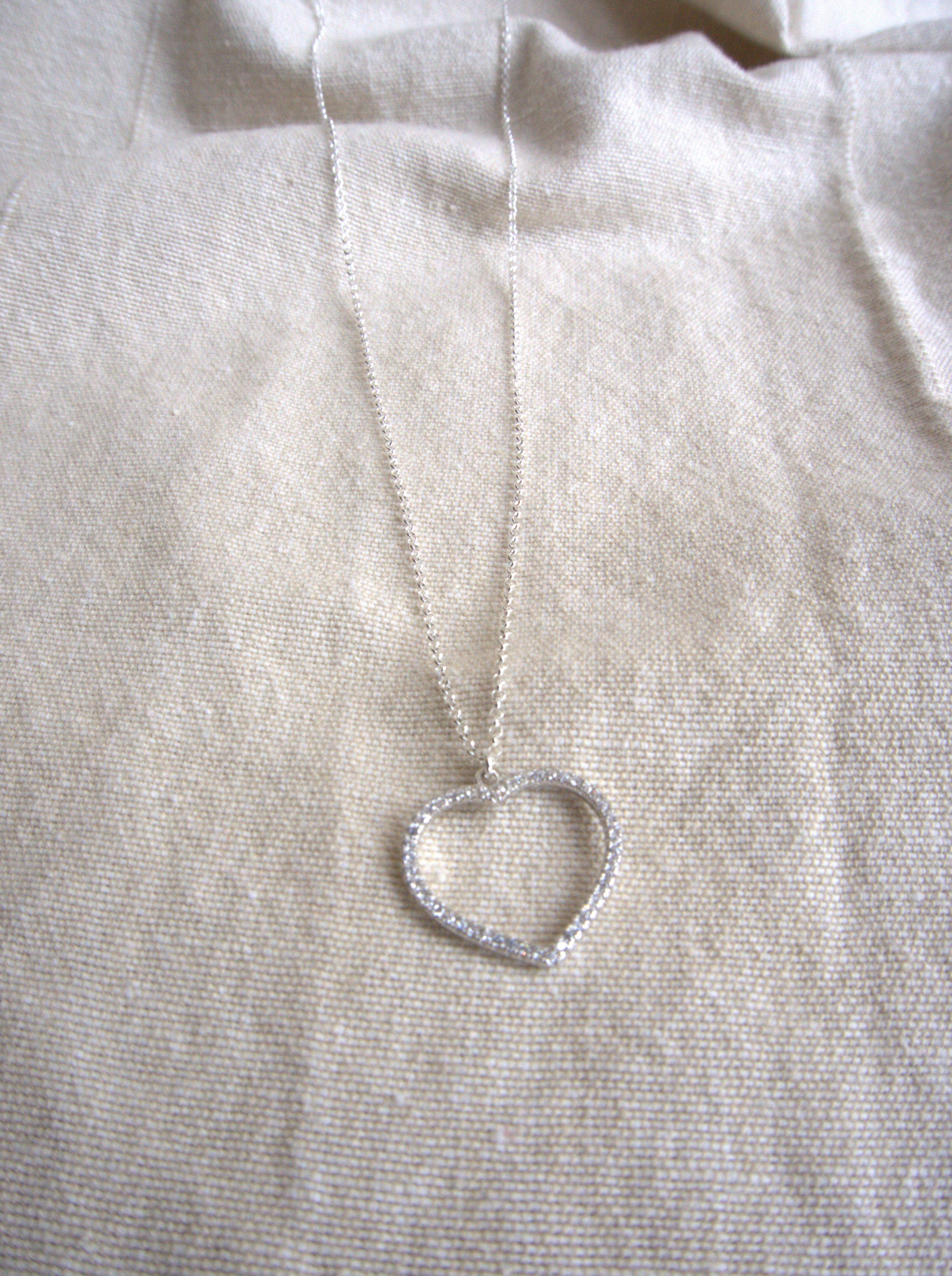 Collana con cuore grande e zirconi trasparenti - argento bianco