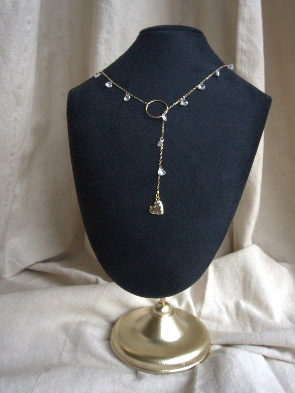 Collana lunga Ciondolini con cuori di zirconi trasparenti - oro giallo