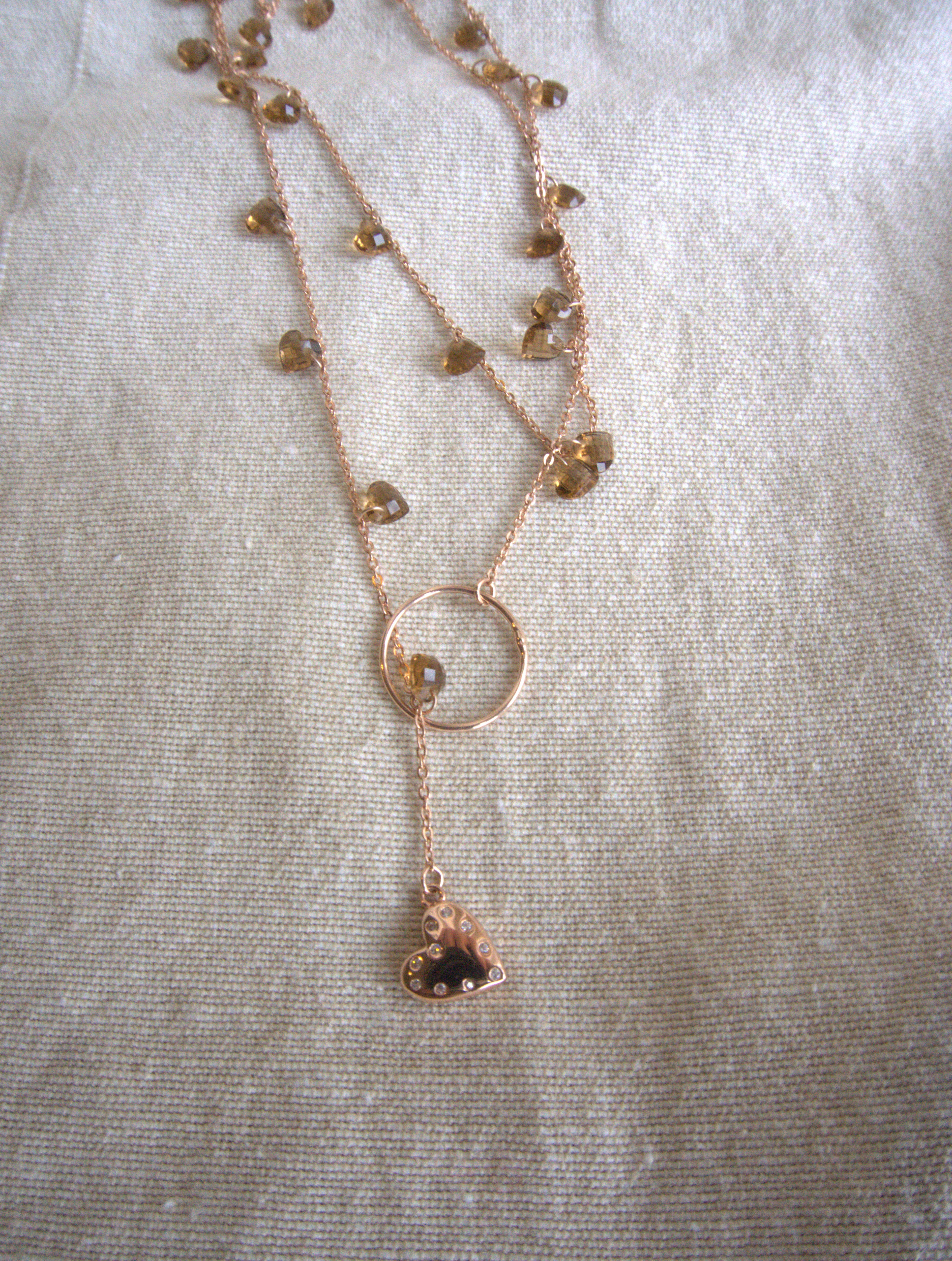 Collana lunga Ciondolini con cuori di zirconi marroni - oro rosa