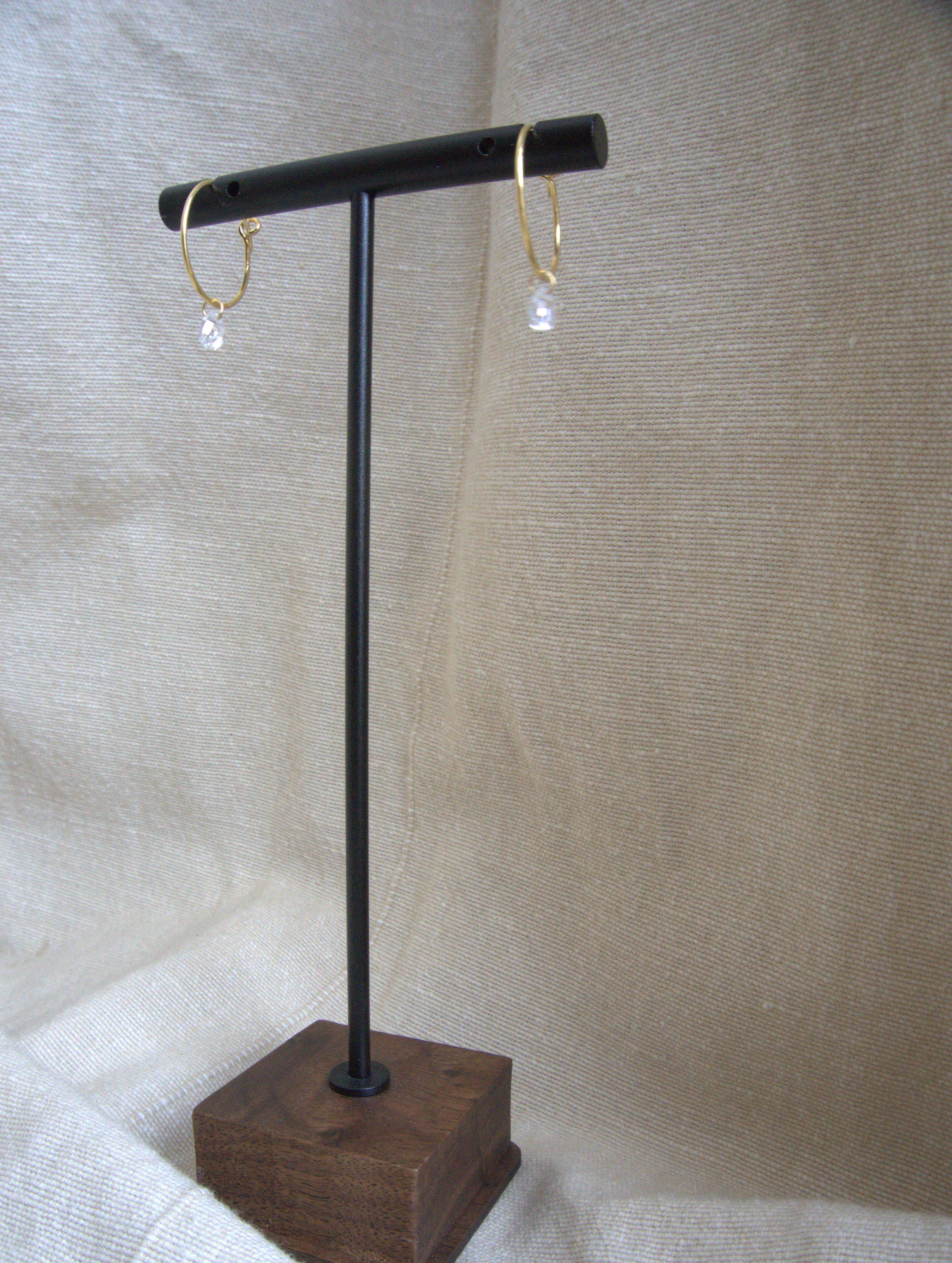 Orecchini cerchio micro con cuori di zirconi trasparenti - oro giallo