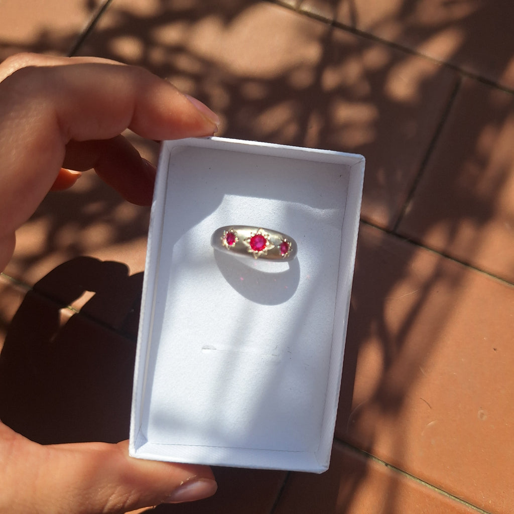 Anello con Zirconi Rubino