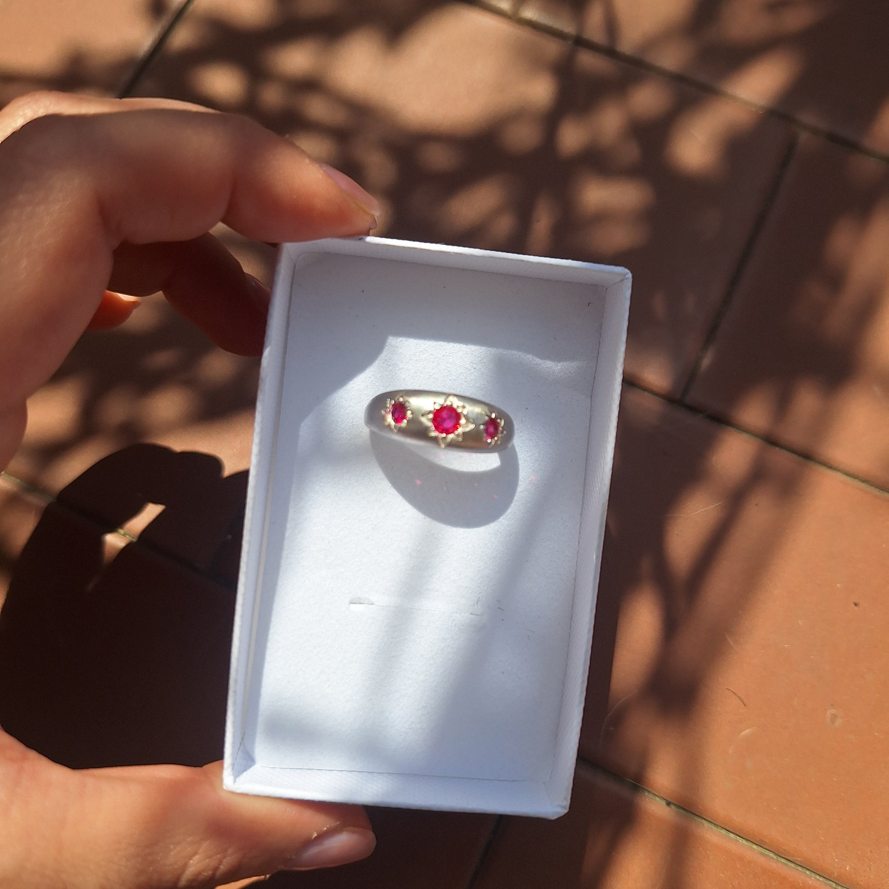 Anello con Zirconi Rubino
