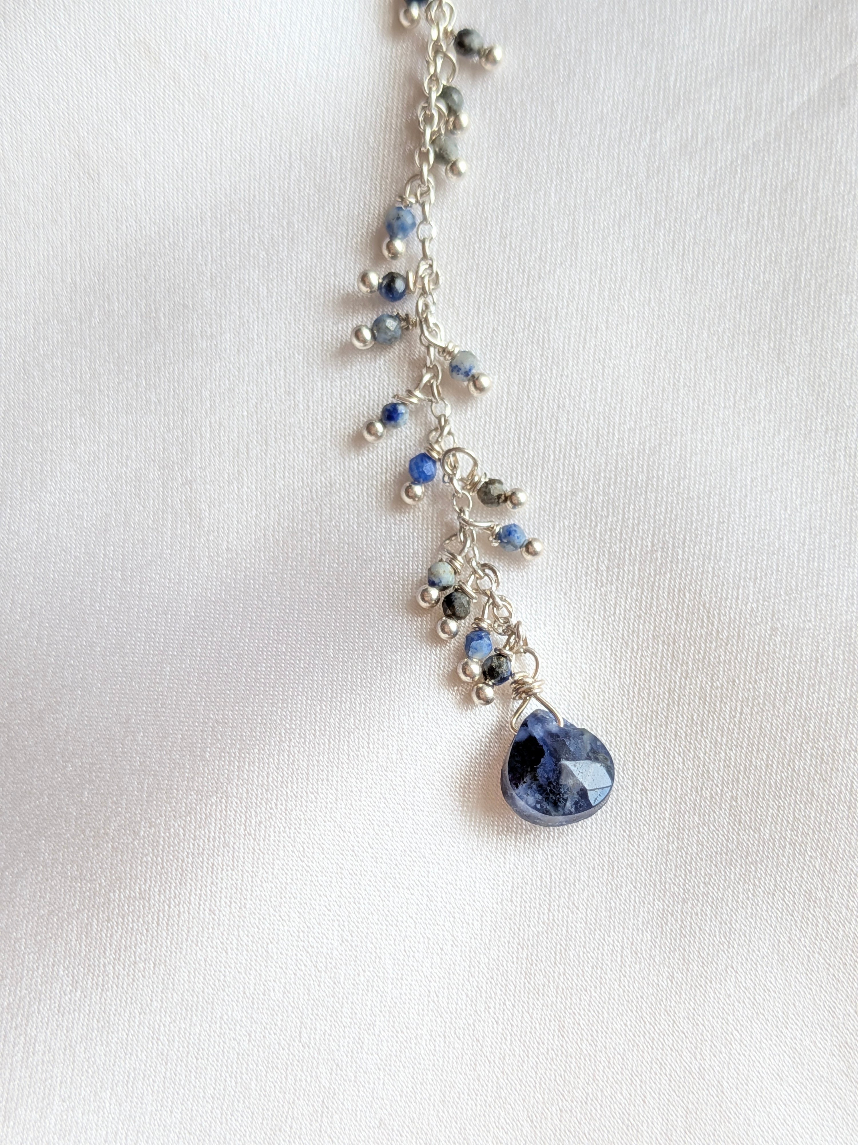 Collana Cascata di Gemme con Ciondolini di Lapislazzuli