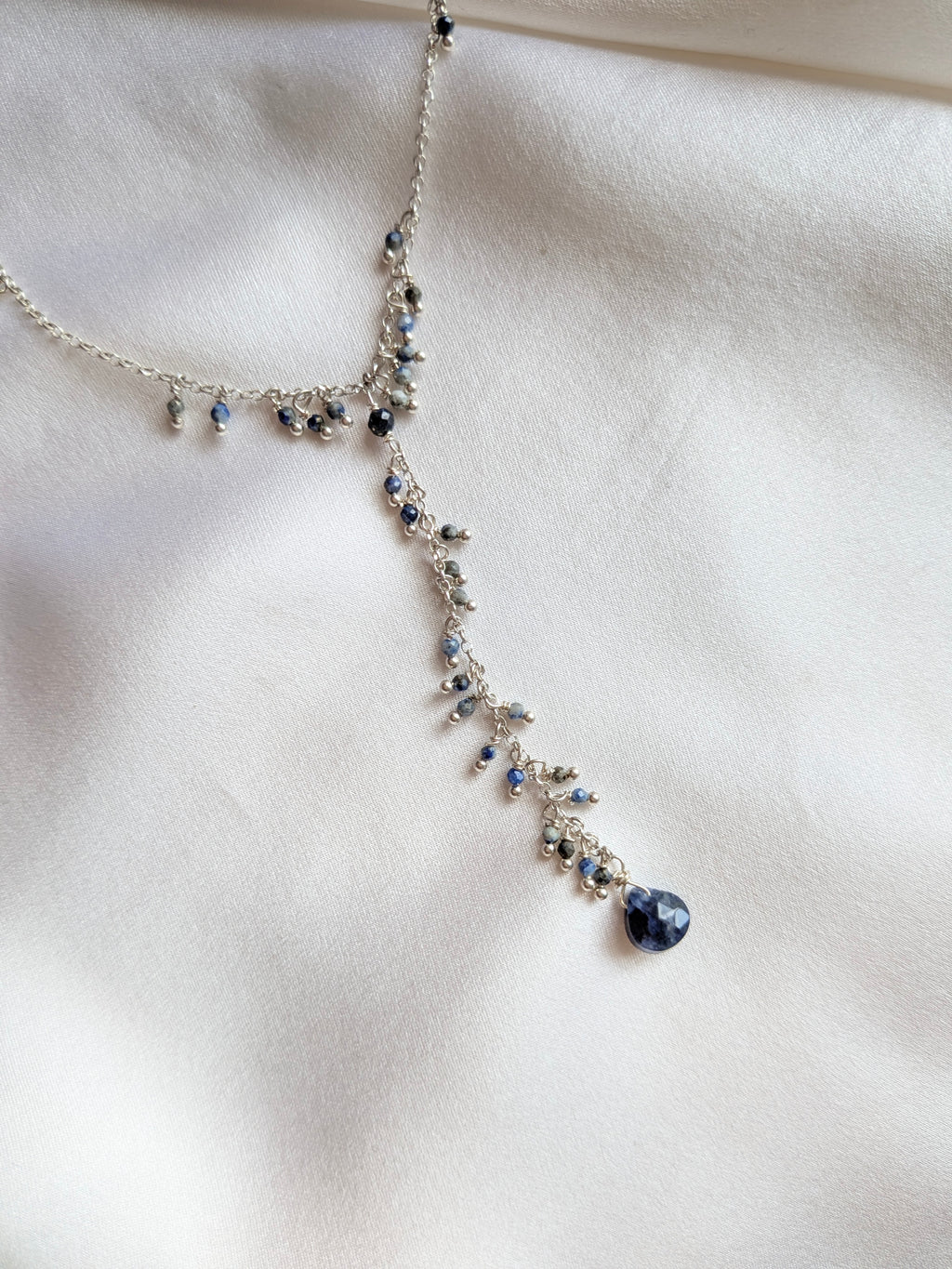 Collana Cascata di Gemme con Ciondolini di Lapislazzuli