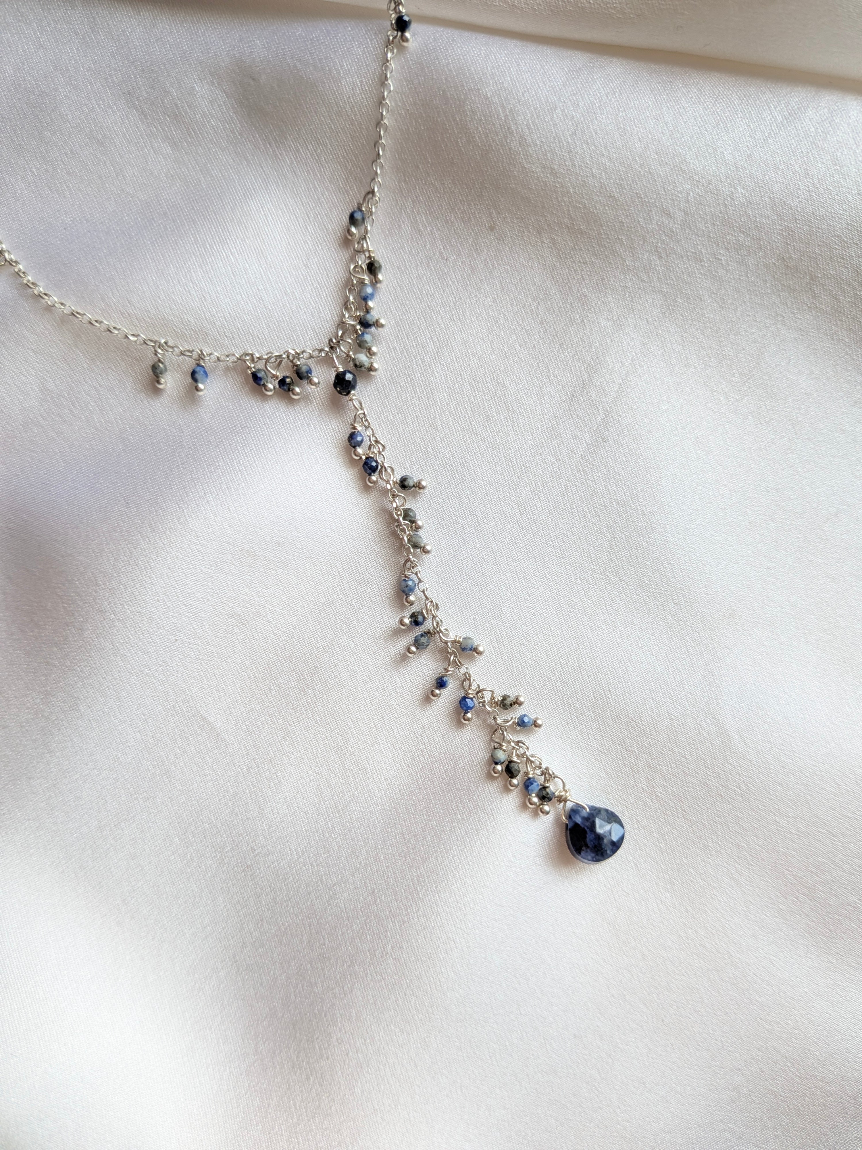 Collana Cascata di Gemme con Ciondolini di Lapislazzuli