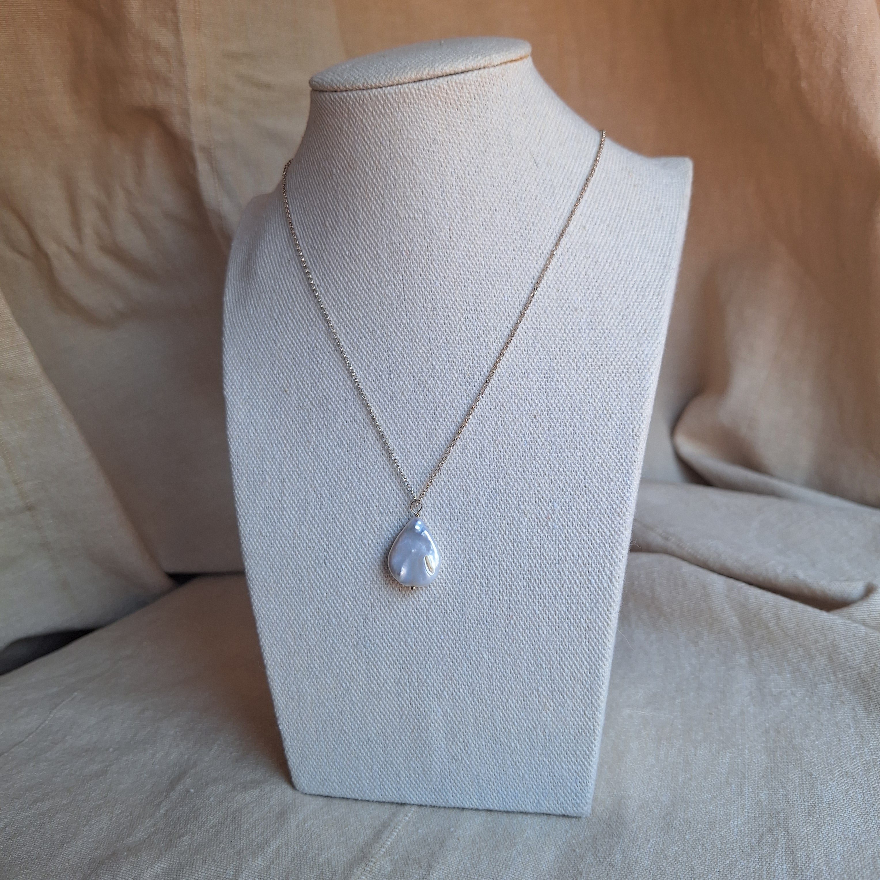 Perla Bianca a goccia - argento bianco