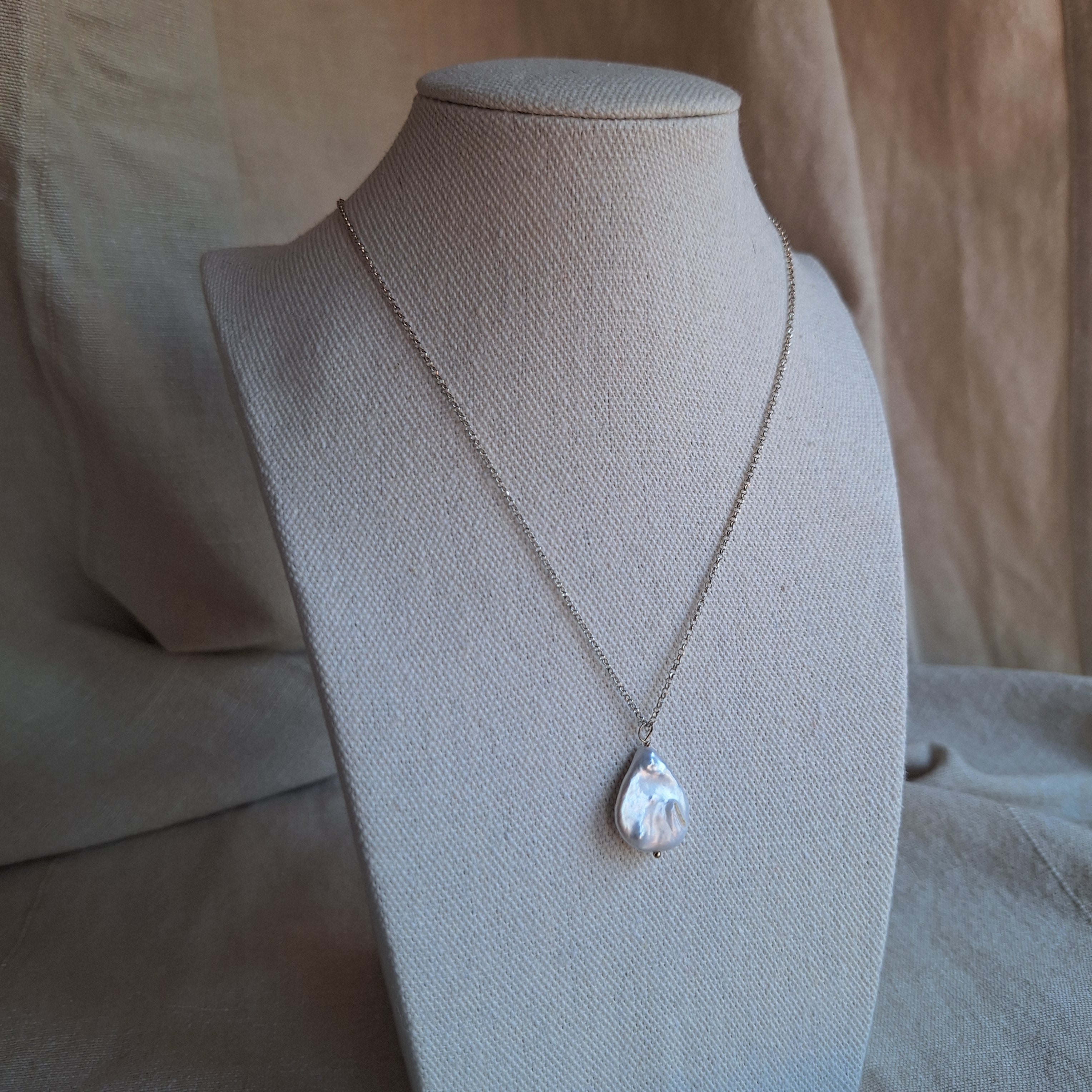 Perla Bianca a goccia - argento bianco