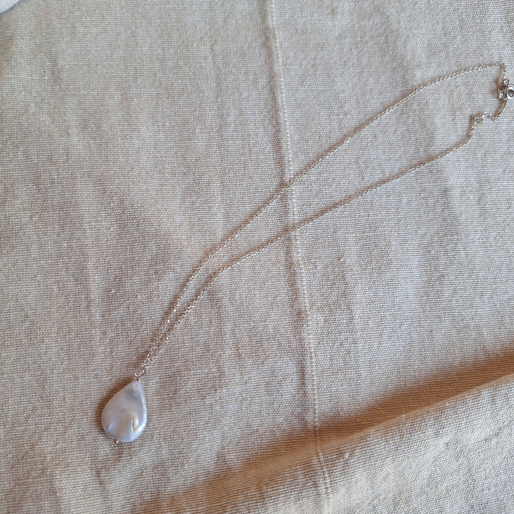 Perla Bianca a goccia - argento bianco