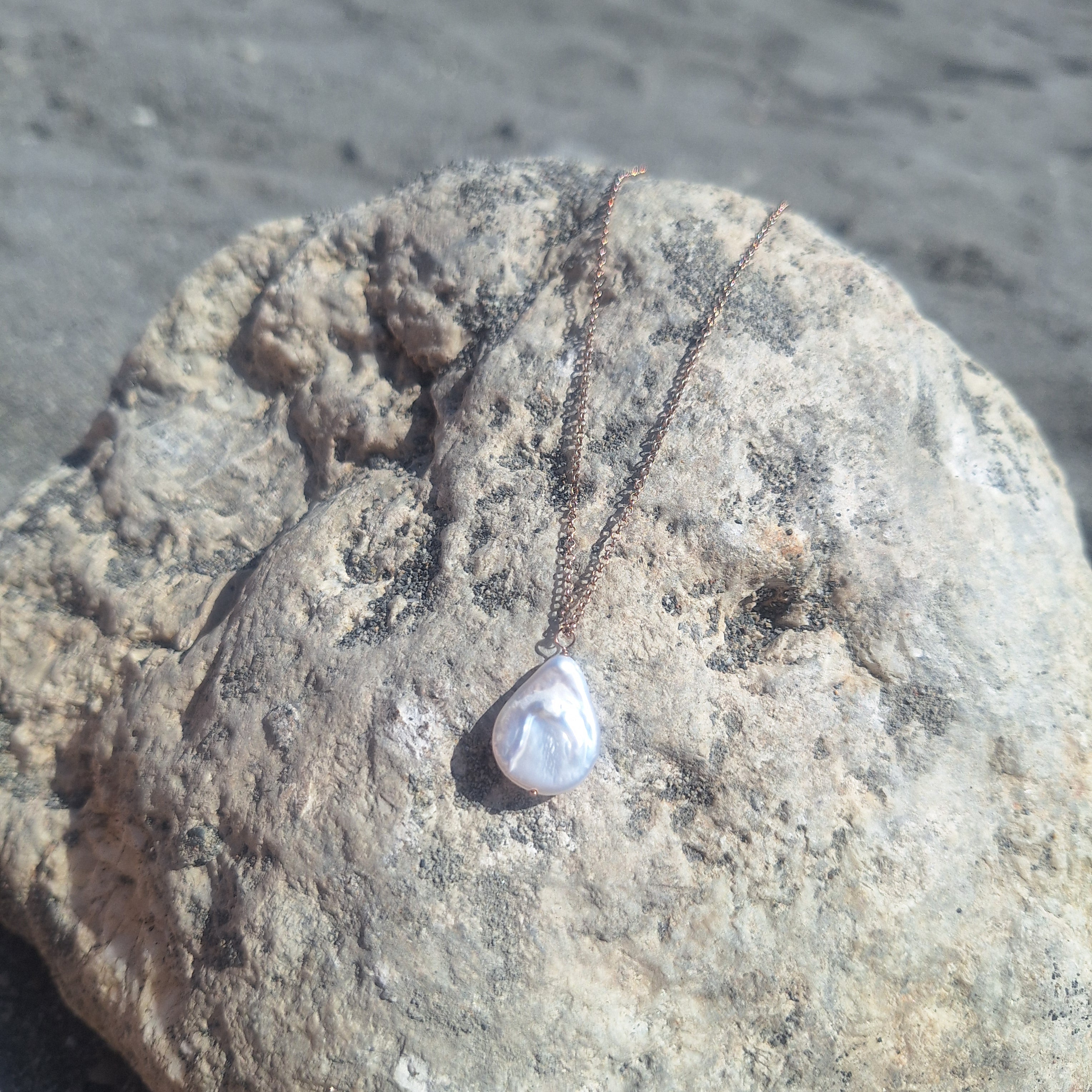 Perla Bianca a goccia - argento placcato oro rosa