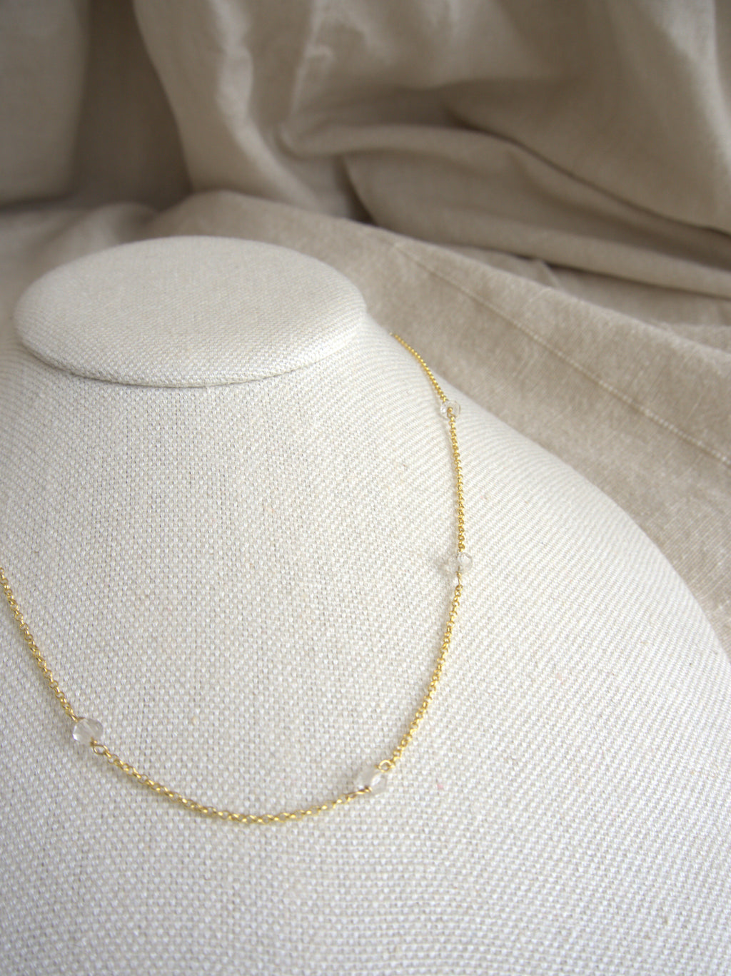 Collana Alternata - cristallo di rocca e argento placcato oro giallo