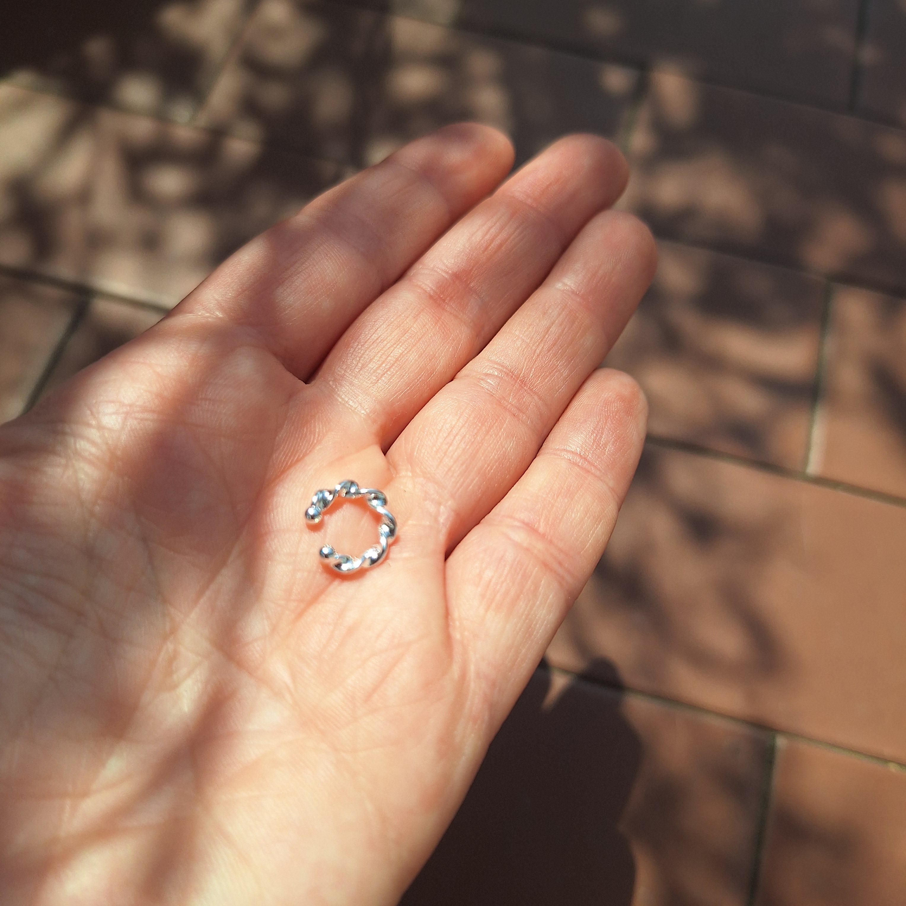 Ear Cuff ritorto argento bianco