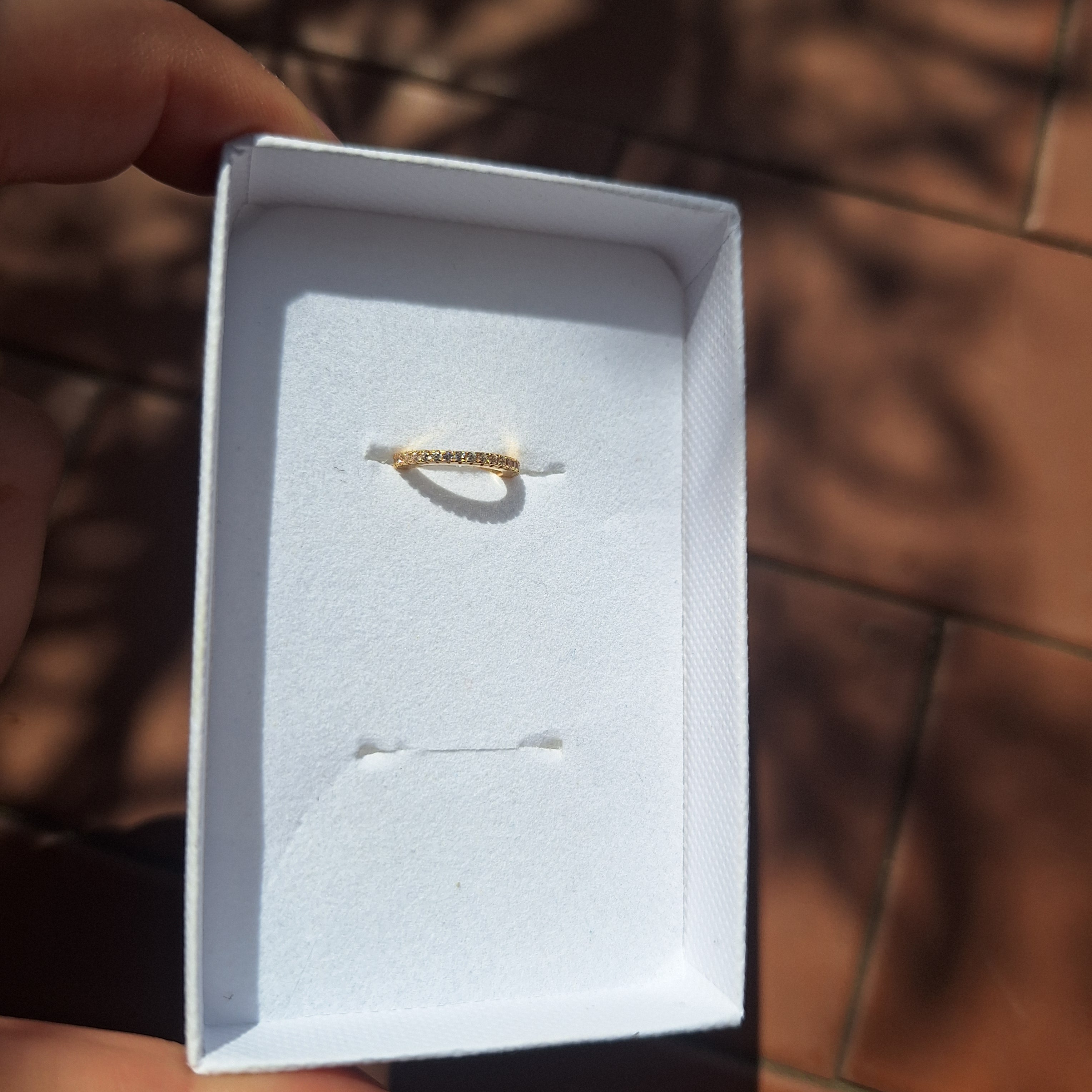 Ear Cuff placcato oro giallo con zirconi trasparenti