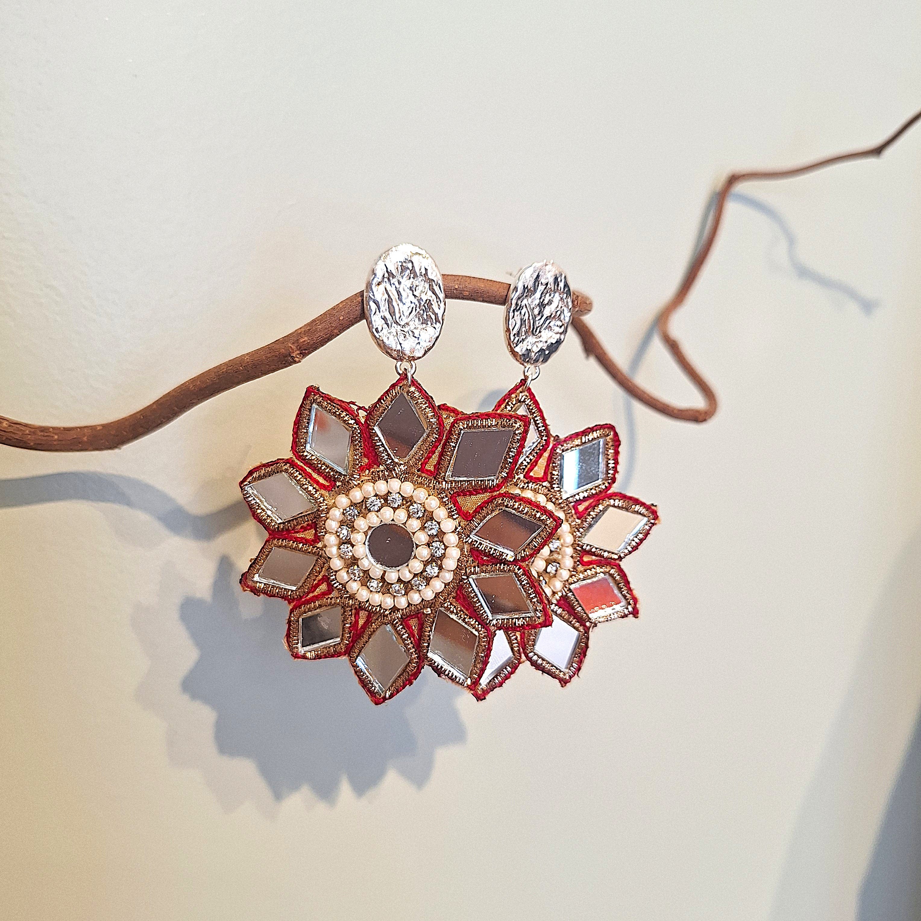 Orecchini Delhi - Fiore rosso pendente