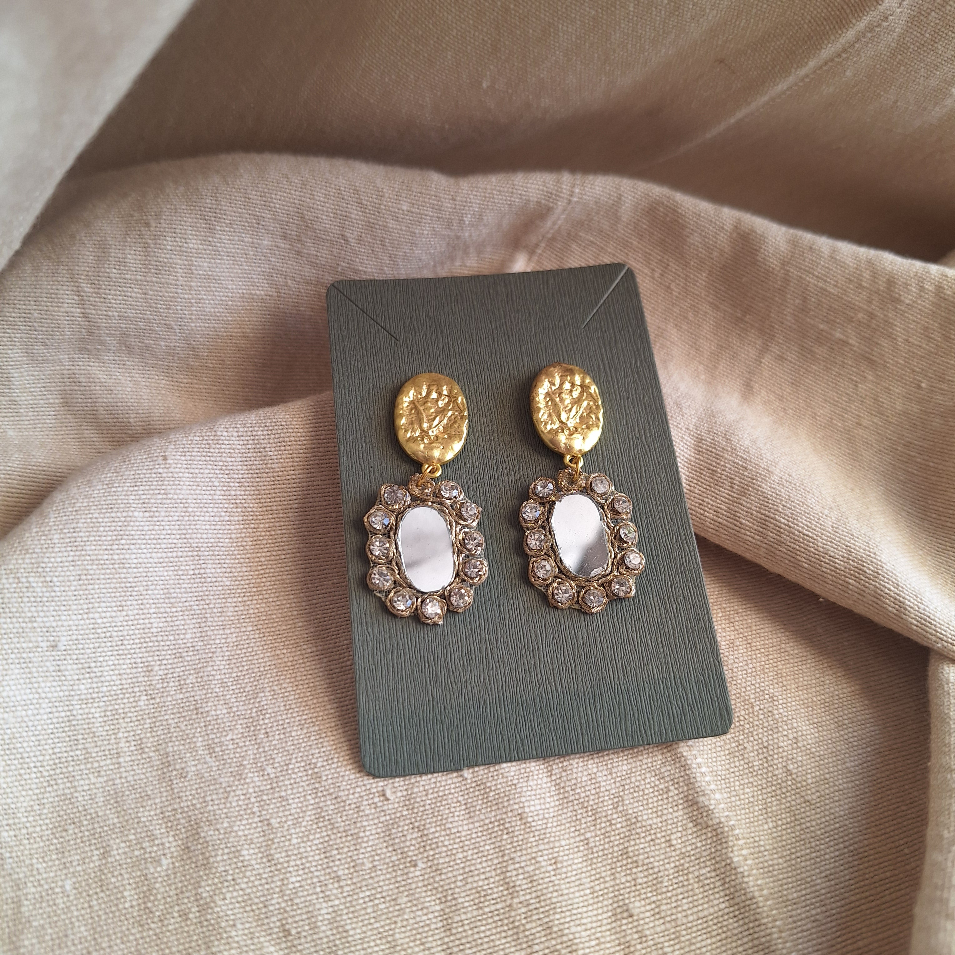 Orecchini Delhi - ovali e strass oro pendente