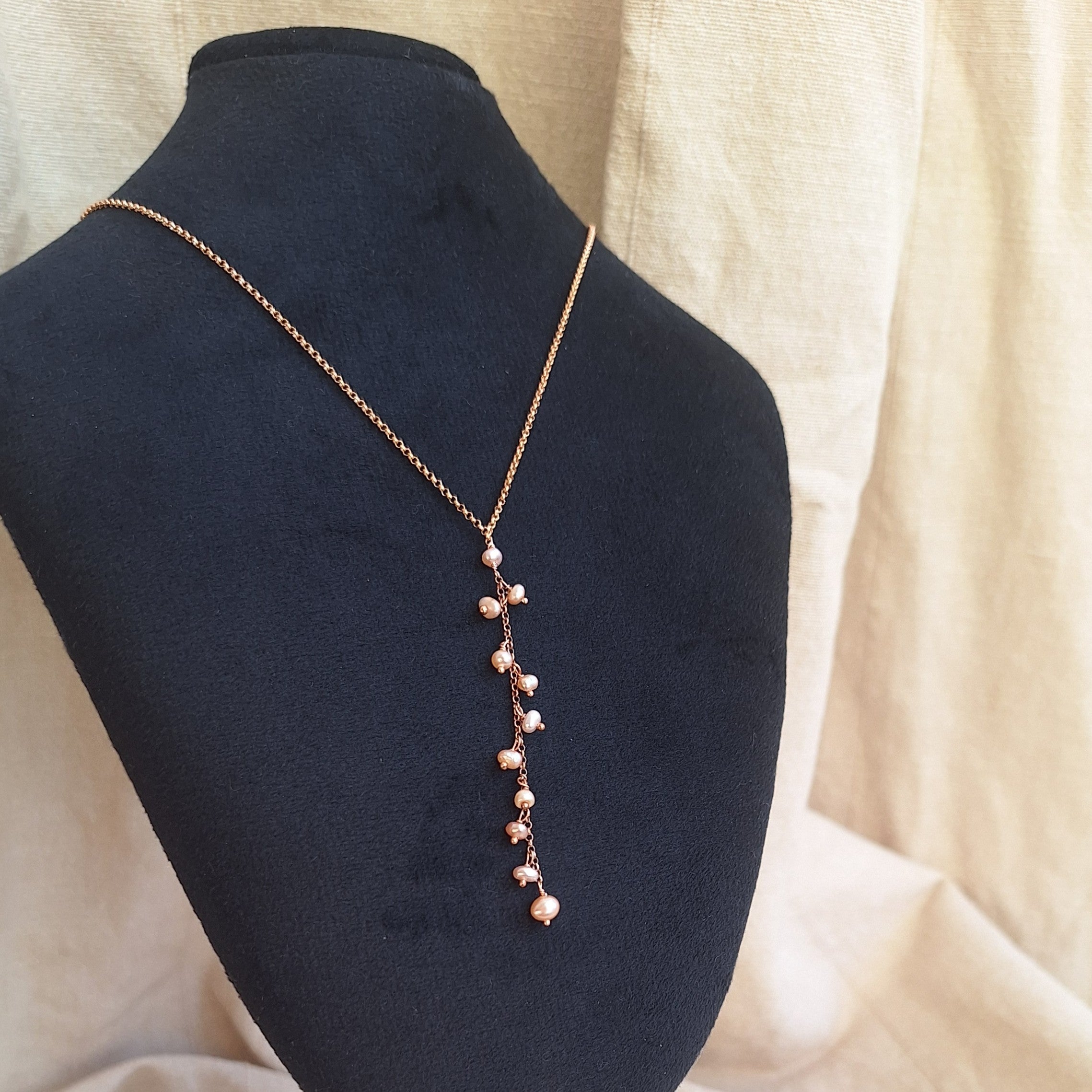Collana Cascata di Gemme con Ciondolini di Perle