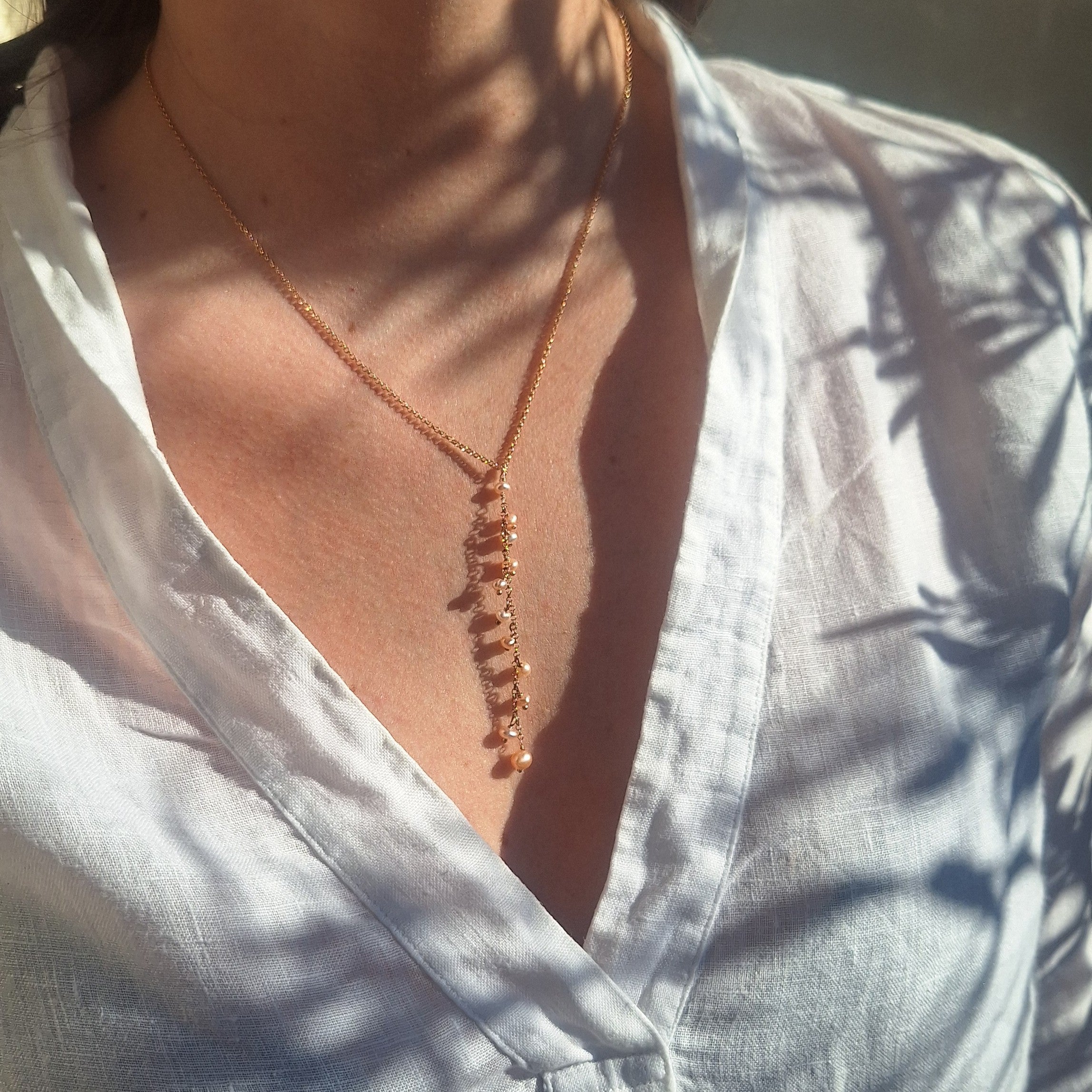 Collana Cascata di Gemme con Ciondolini di Perle