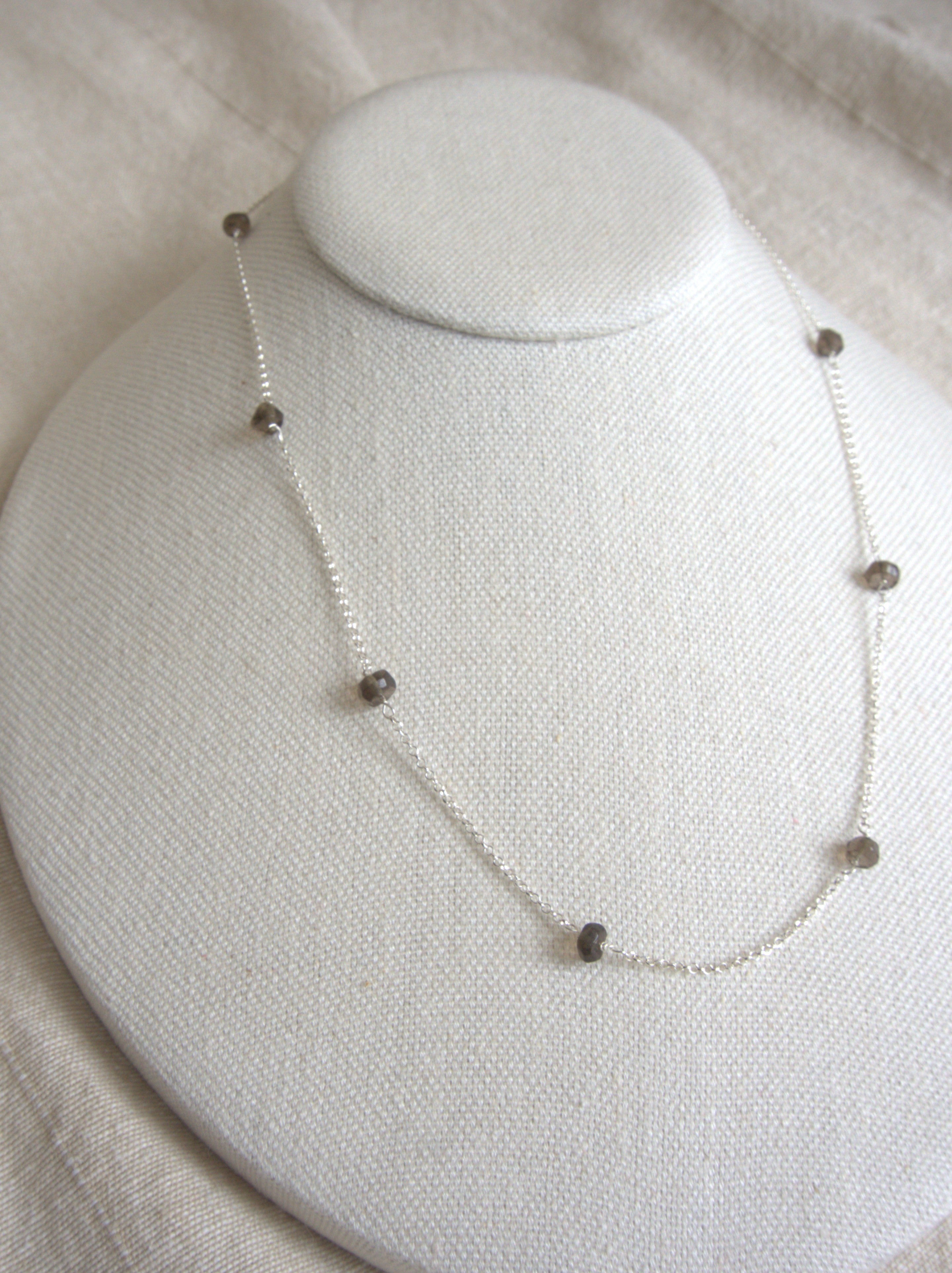 Collana Alternata - quarzo fumè e argento bianco