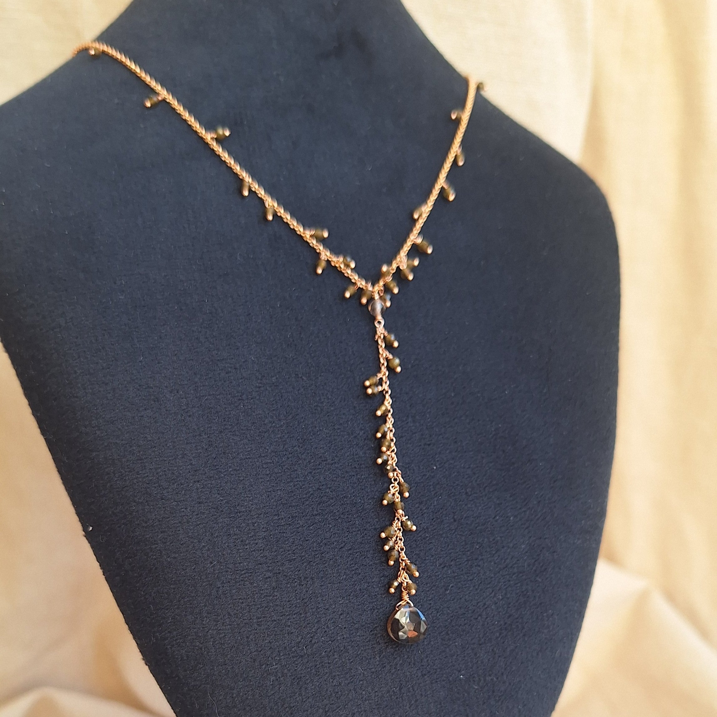 Collana Cascata di Gemme con Ciondolini di Quarzo Fumè e Ossidiana
