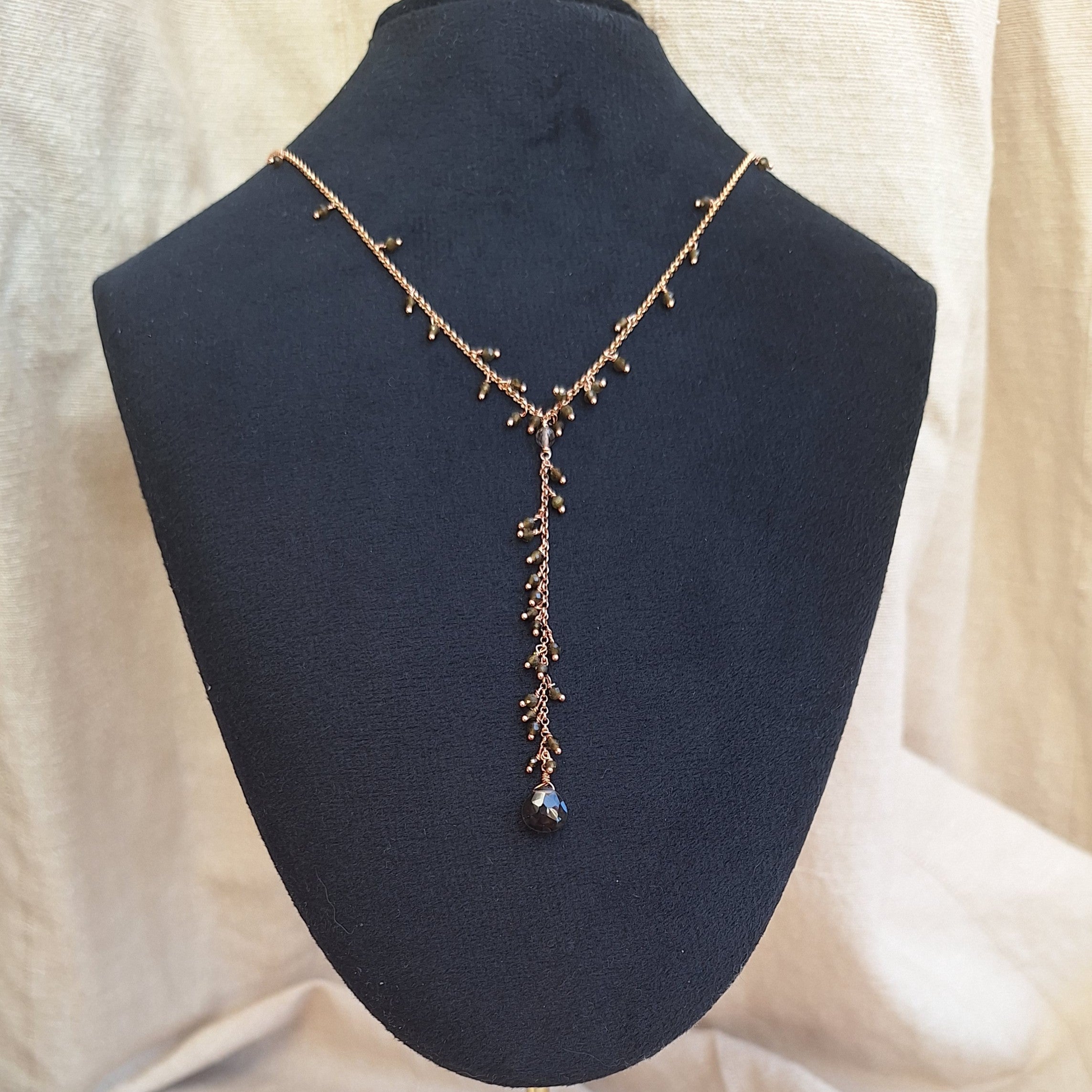 Collana Cascata di Gemme con Ciondolini di Quarzo Fumè e Ossidiana