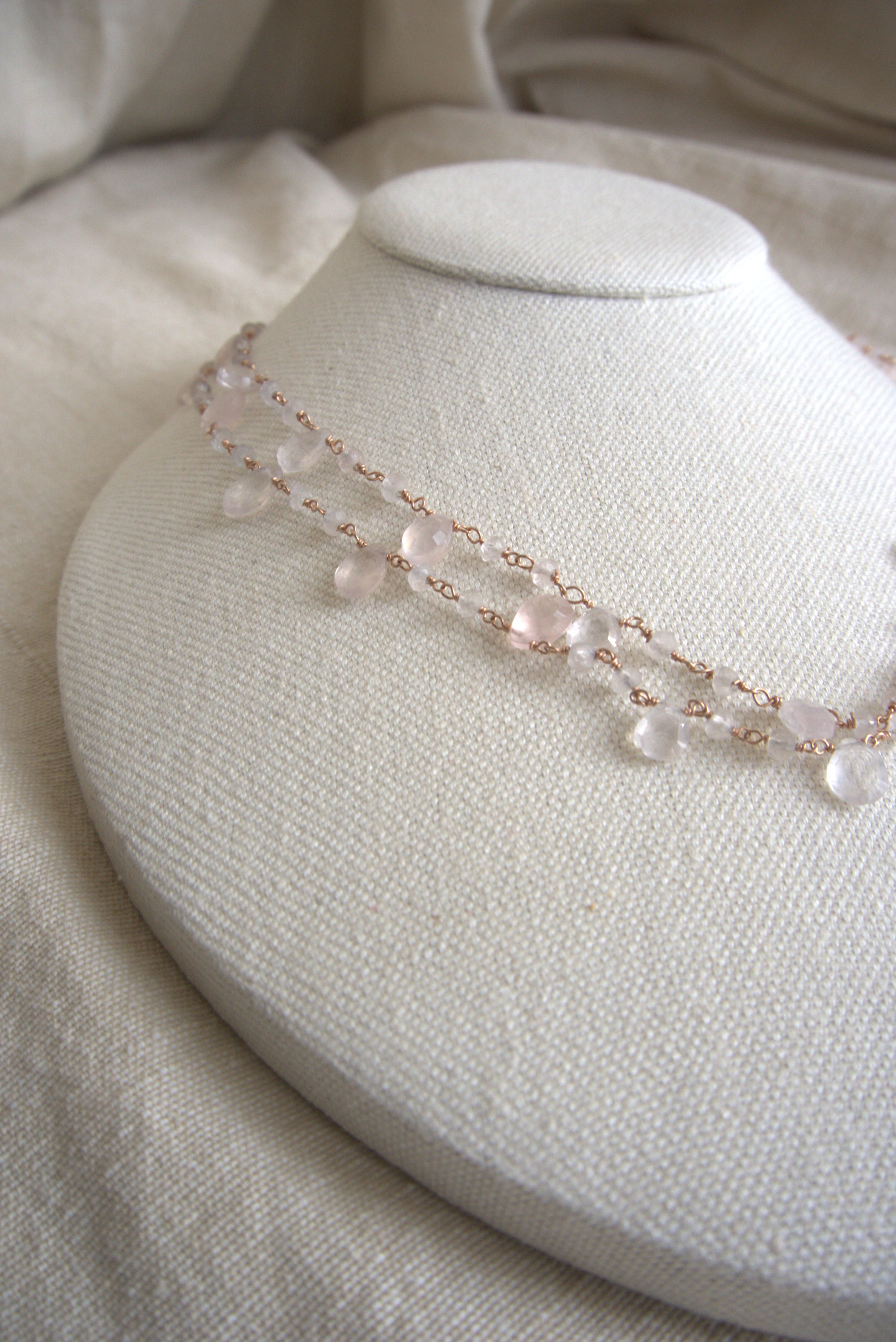 Collana Rosario lunga con pietre a goccia - quarzo rosa